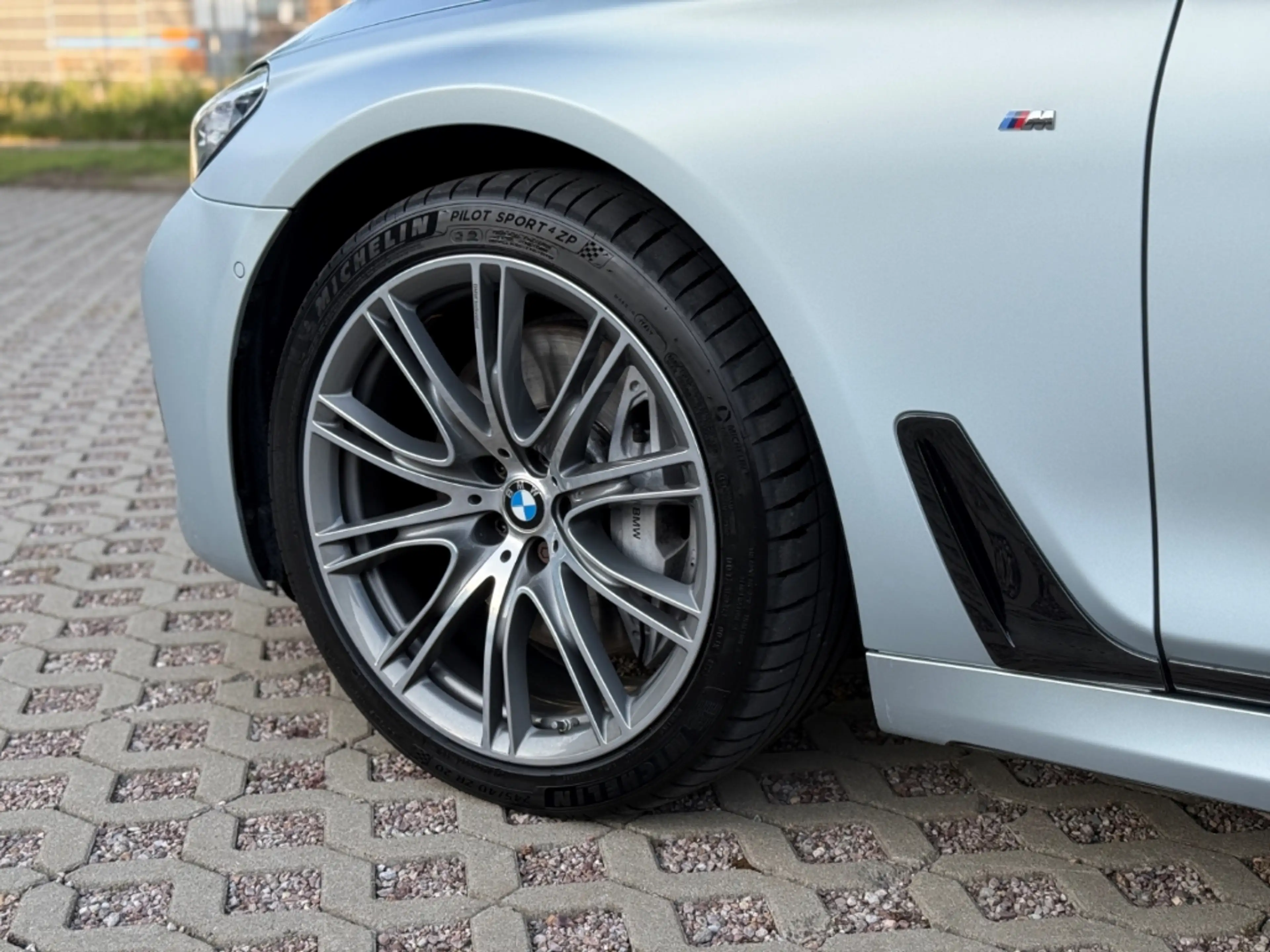 BMW 750 i xDrive M 40 Jahre Edition Standhzg. HeadUp Drive — photo 8