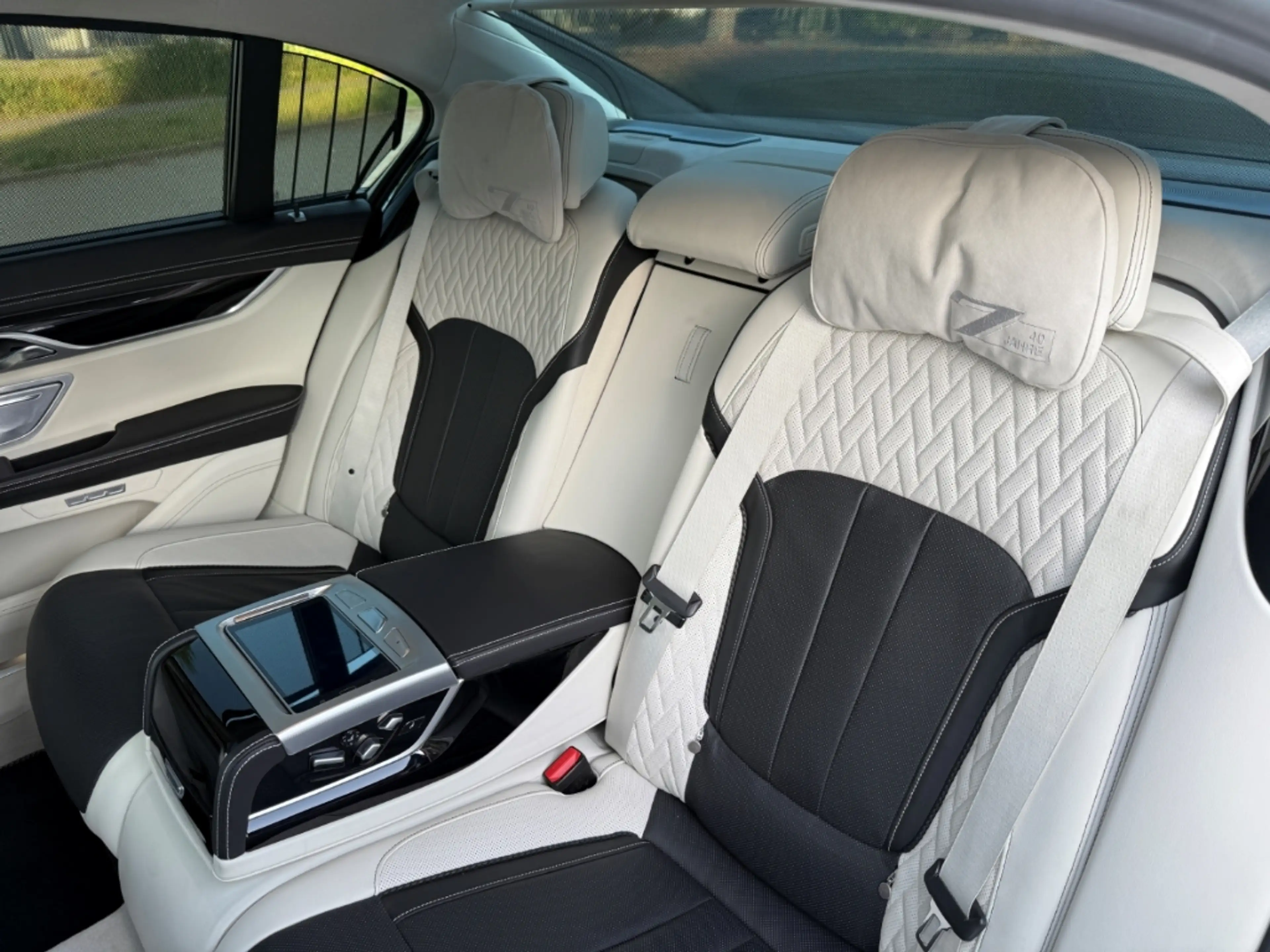 BMW 750 i xDrive M 40 Jahre Edition Standhzg. HeadUp Drive — photo 18