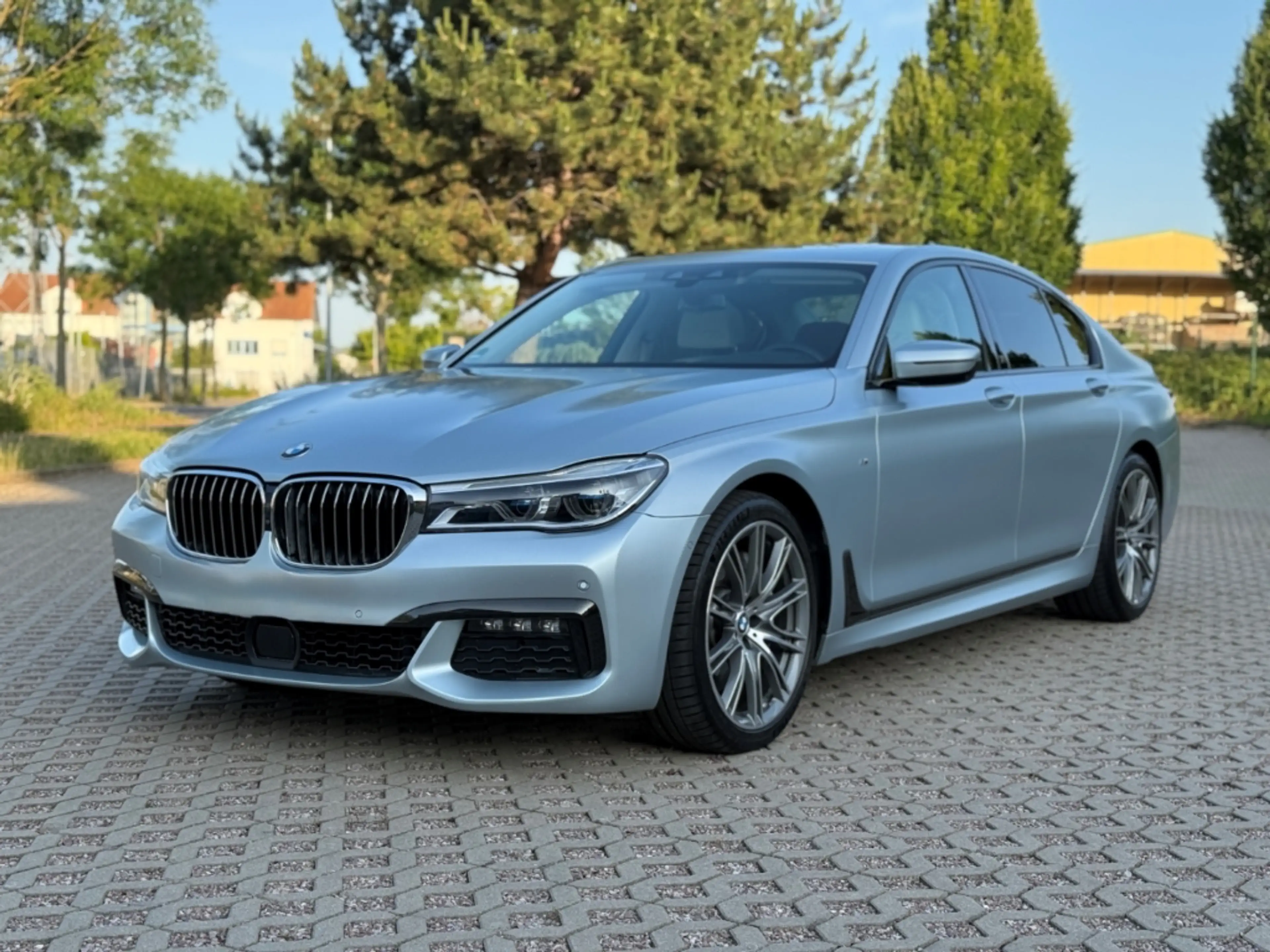 BMW 750 i xDrive M 40 Jahre Edition Standhzg. HeadUp Drive