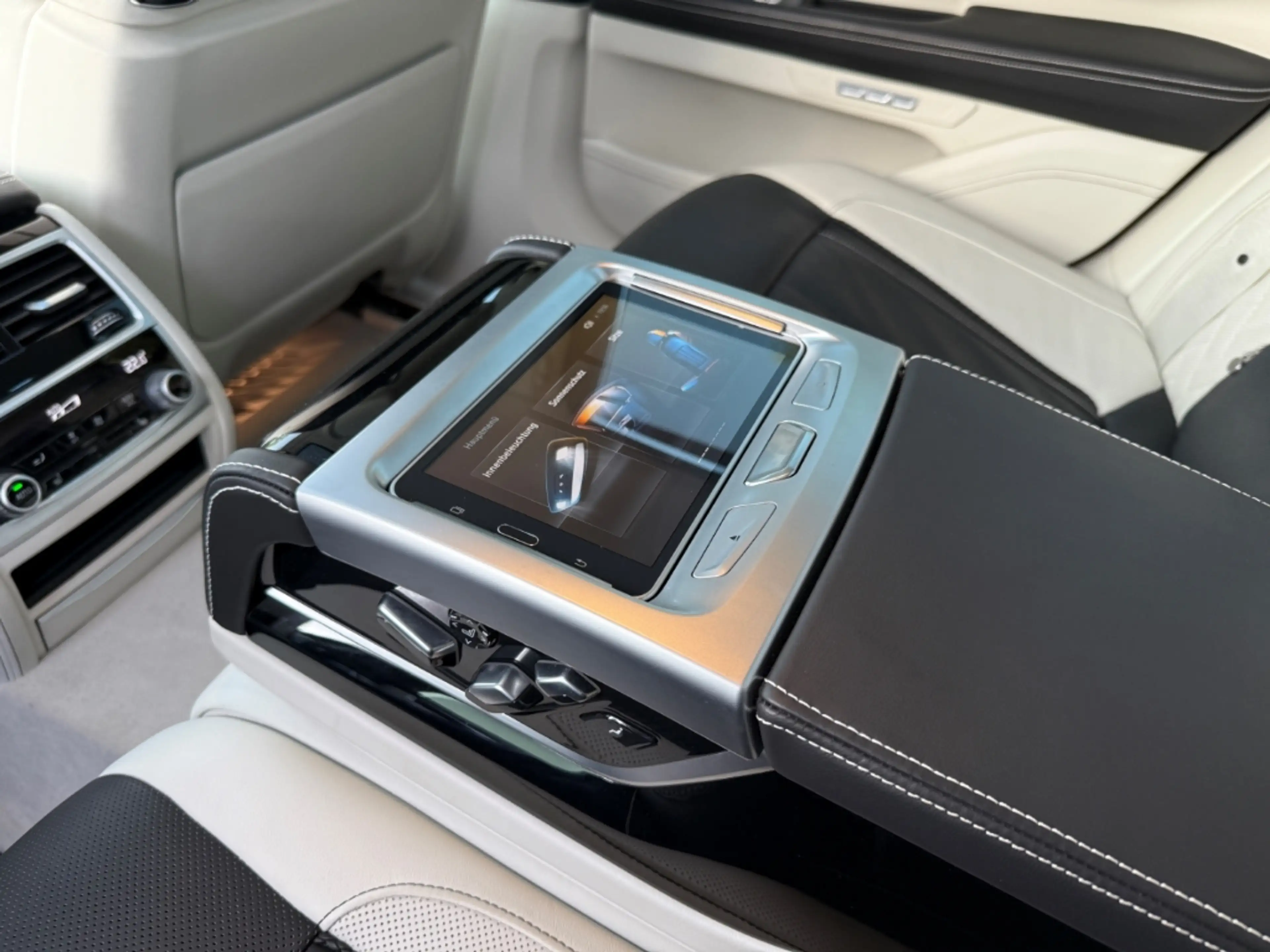 BMW 750 i xDrive M 40 Jahre Edition Standhzg. HeadUp Drive — photo 19