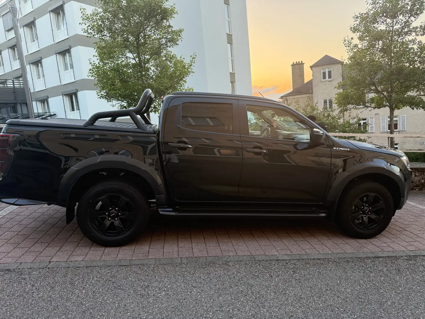 Isuzu D-Max Noir - 1