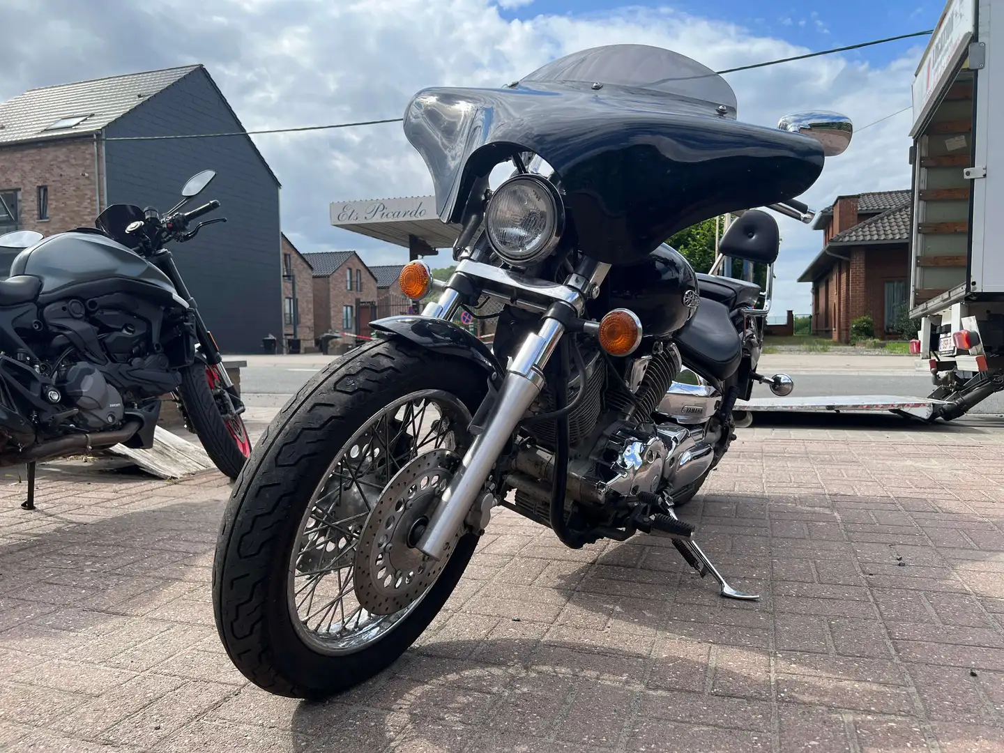 Yamaha XVS 1100 Dragstar Noir - 1