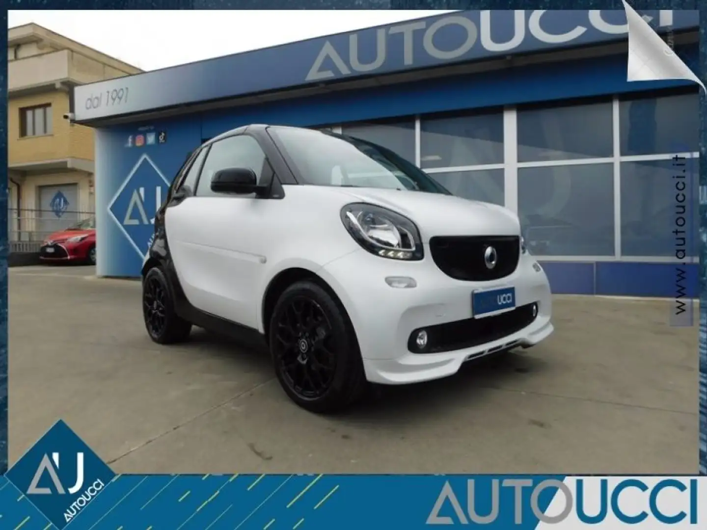smart forTwo 70 1.0 twinamic Passion Cabrio Automatica Bianco - 1