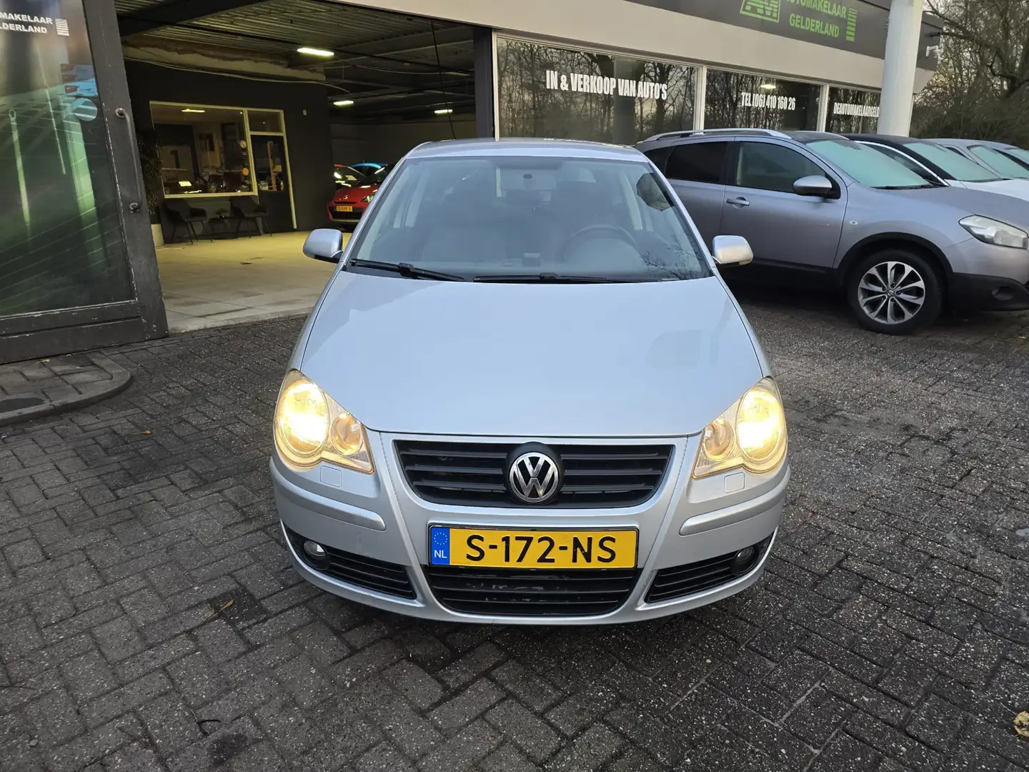 Volkswagen Polo 1.2-12V Trendline | NIEUWE APK | AIRCO | ANDROID | Grau - 2