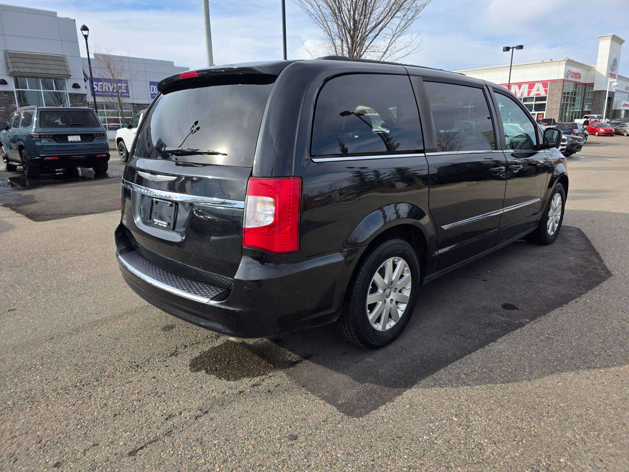 2016 Chrysler Town & Country