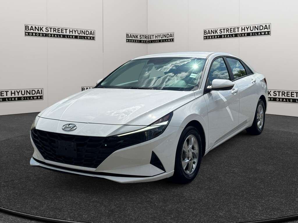 2023 Hyundai Elantra Essential IVT