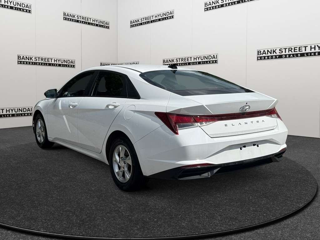 2023 Hyundai Elantra Essential IVT — снимка 1