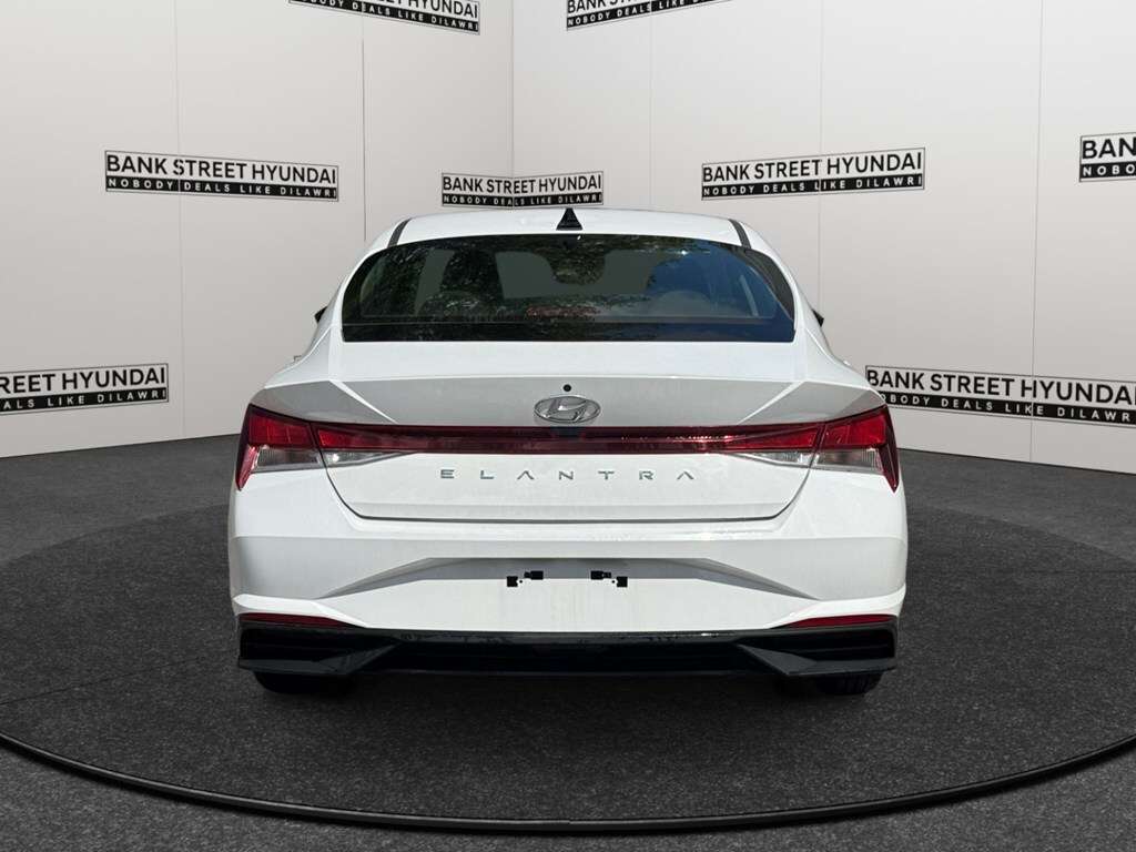 2023 Hyundai Elantra Essential IVT — снимка 1