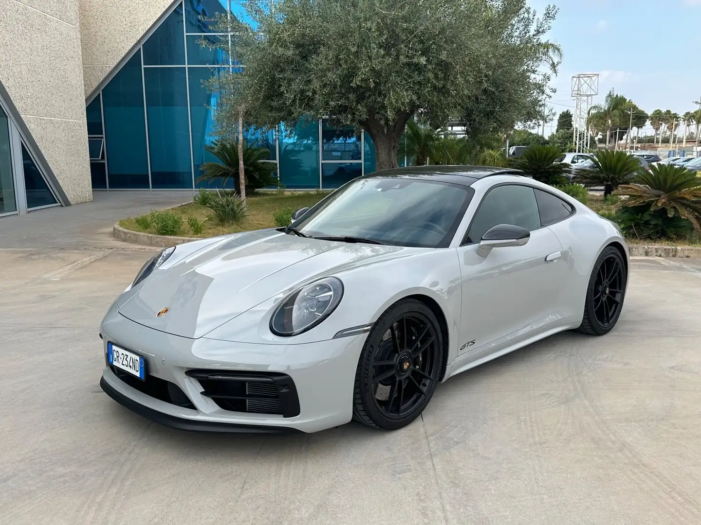Porsche 992 Carrera 4 GTS possibilità noleggio no scoring Grigio - 1