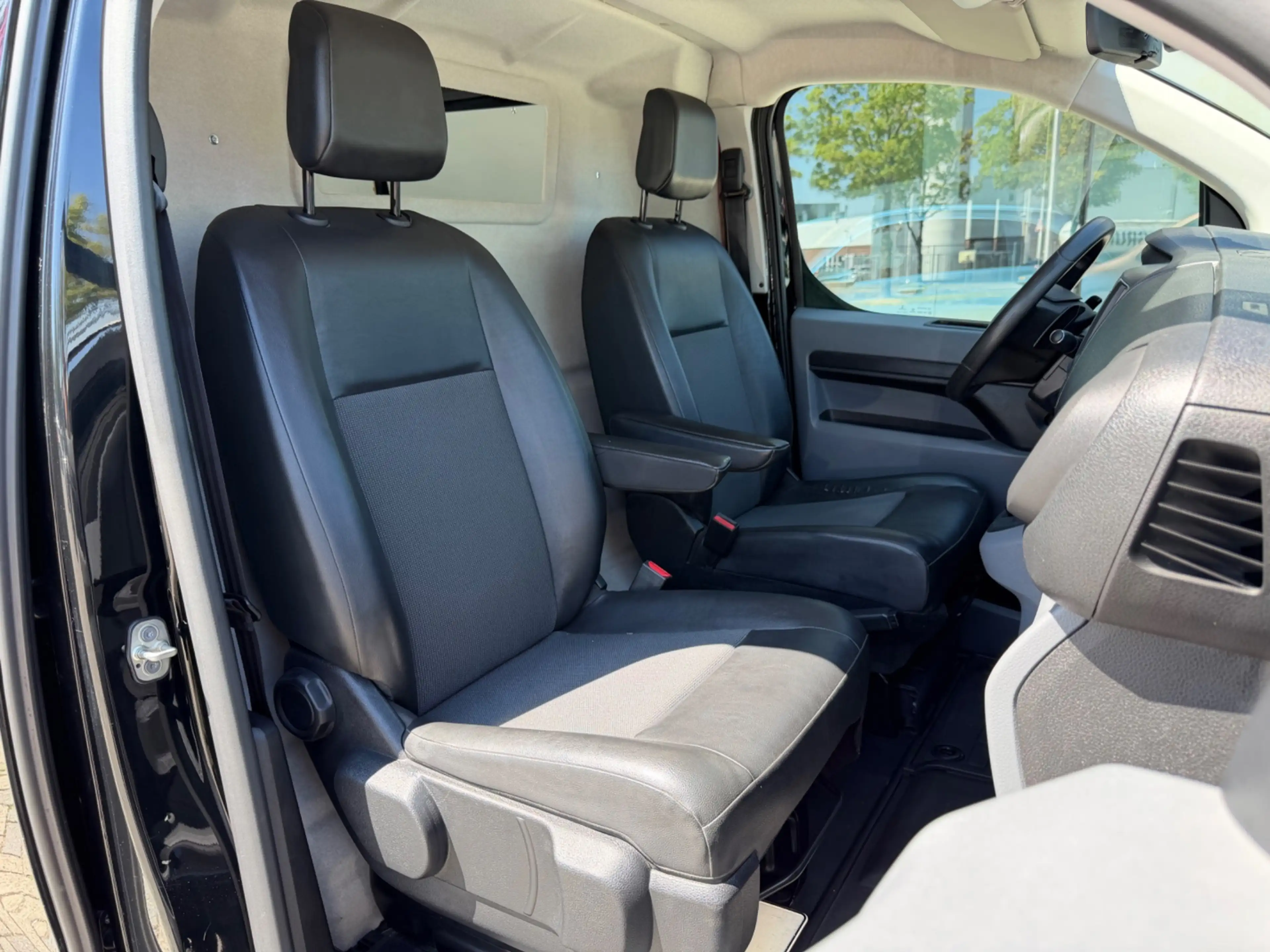 Citroen Jumpy 2.0 BlueHDI 180pk automaat XL Club, CarPlay, HUD, — photo 11