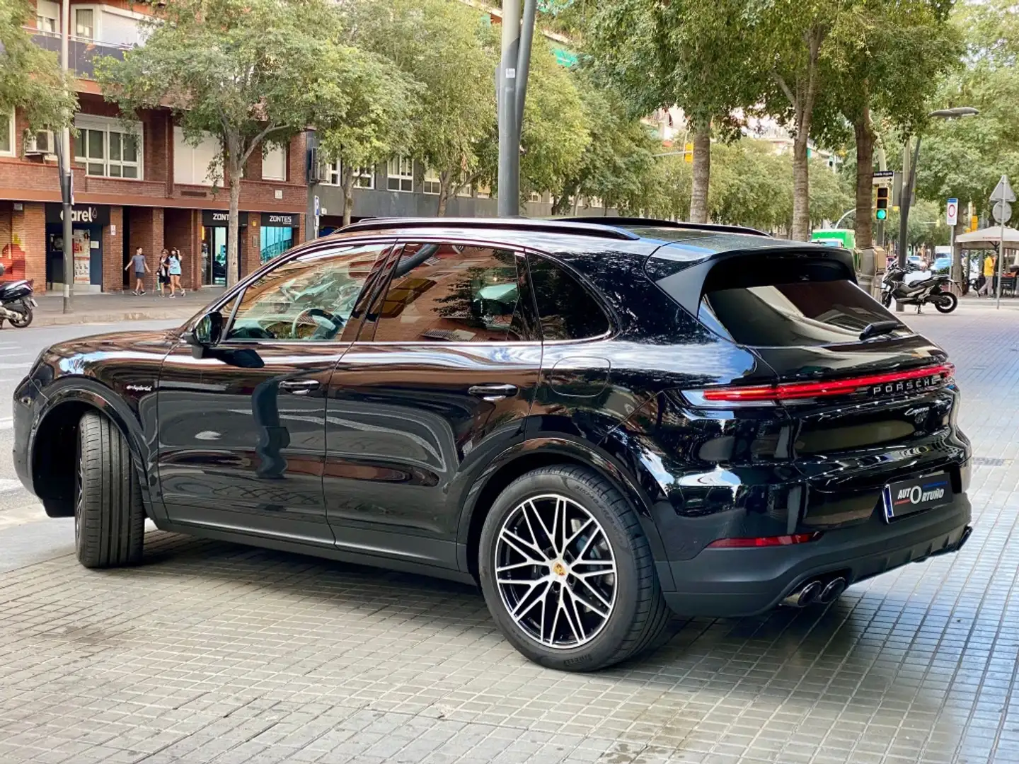 Porsche Cayenne E-Hybrid Aut. Negro - 2