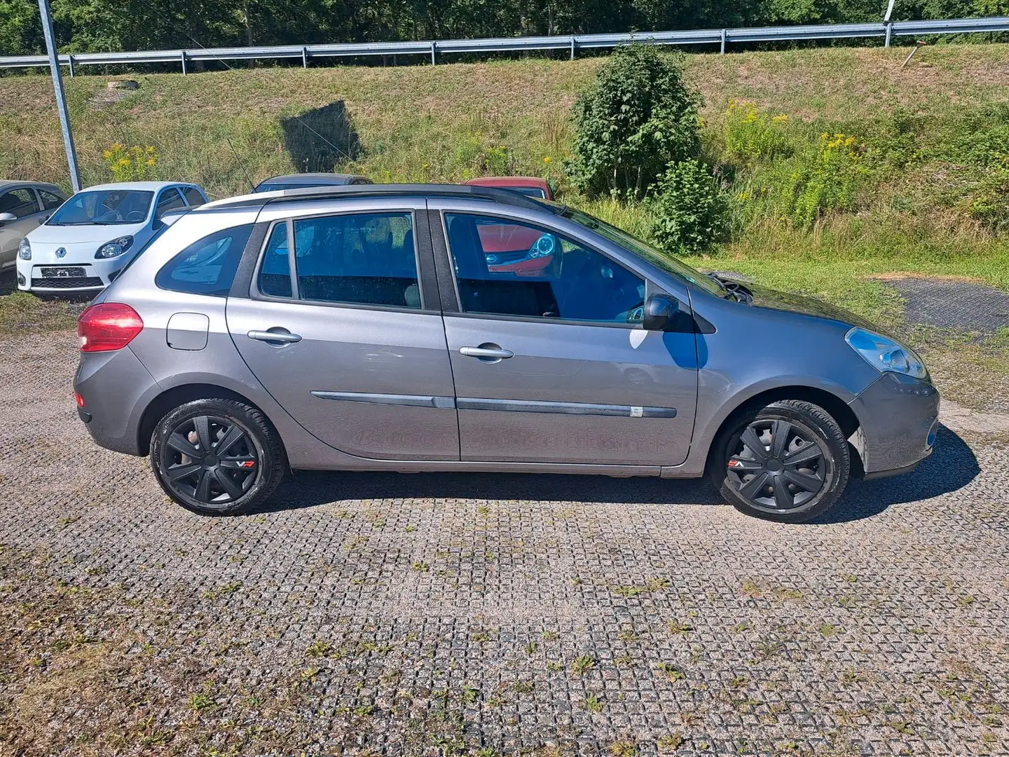 Renault Clio Grandtour Expression AHK Grau - 2