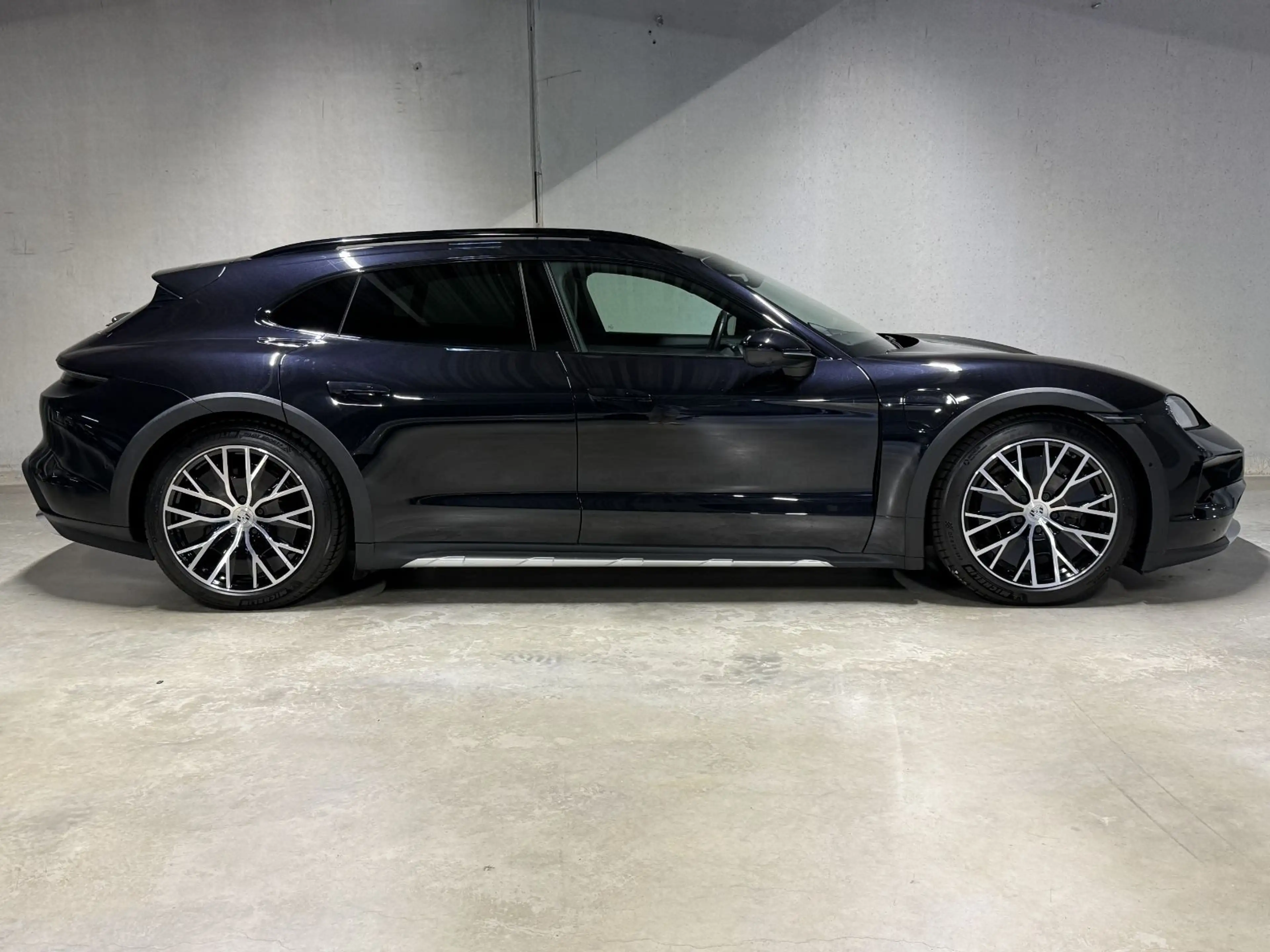 Porsche Taycan 4 Cross Turismo | BOSE | Surround View | — photo 7