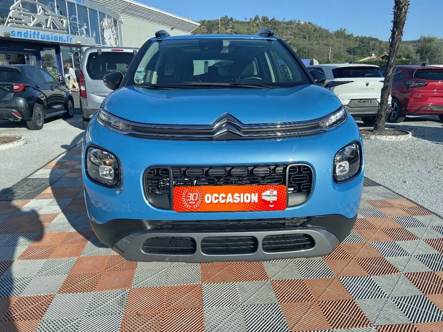 Citroen C3 Aircross 1.2 PureTech 110 SHINE Toit Ouvrant Panoramique Bleu - 2