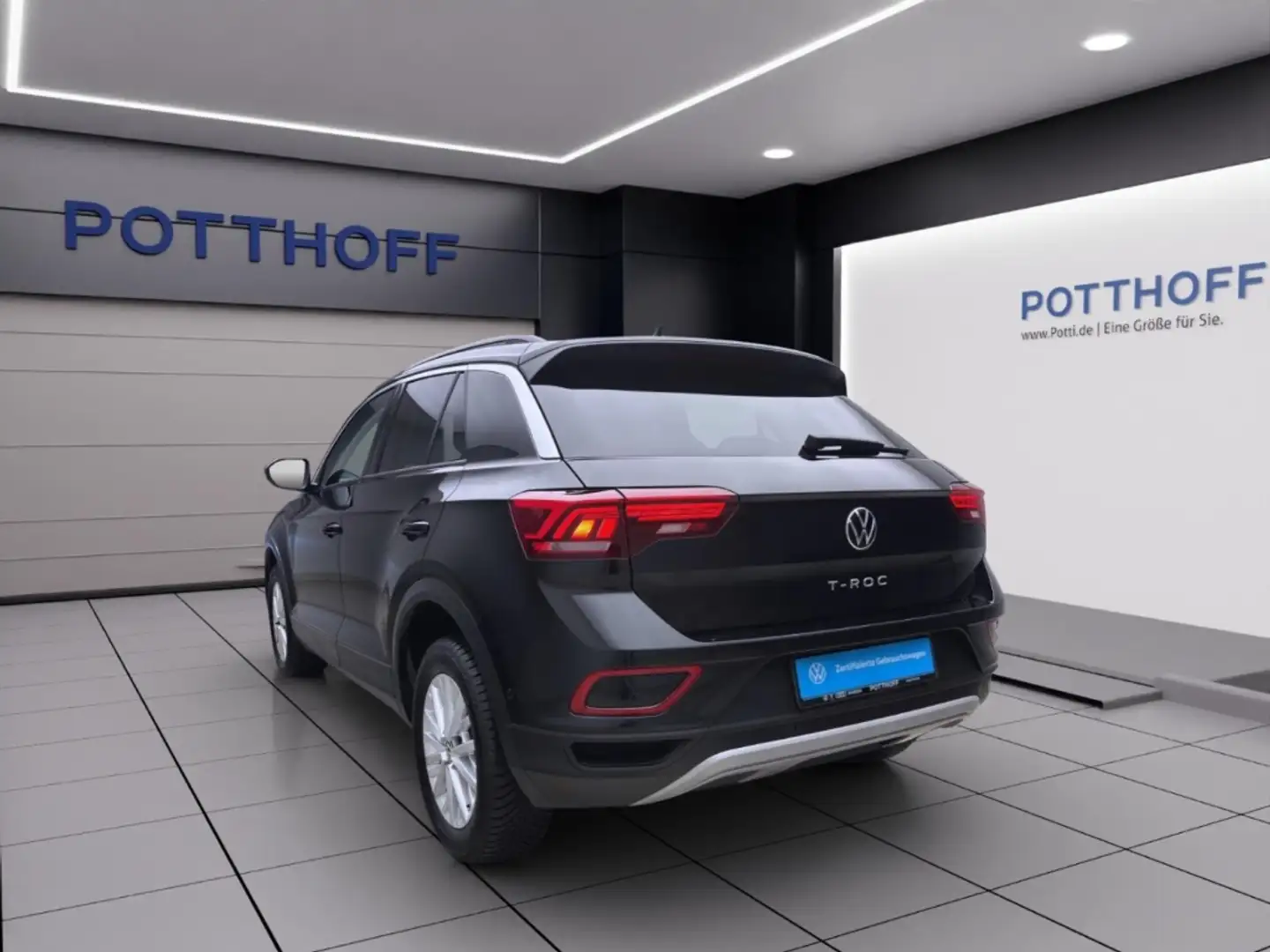 Volkswagen T-Roc 1.0 TSI LIFE NAVI KLIMA PDC SITZHZG Schwarz - 2