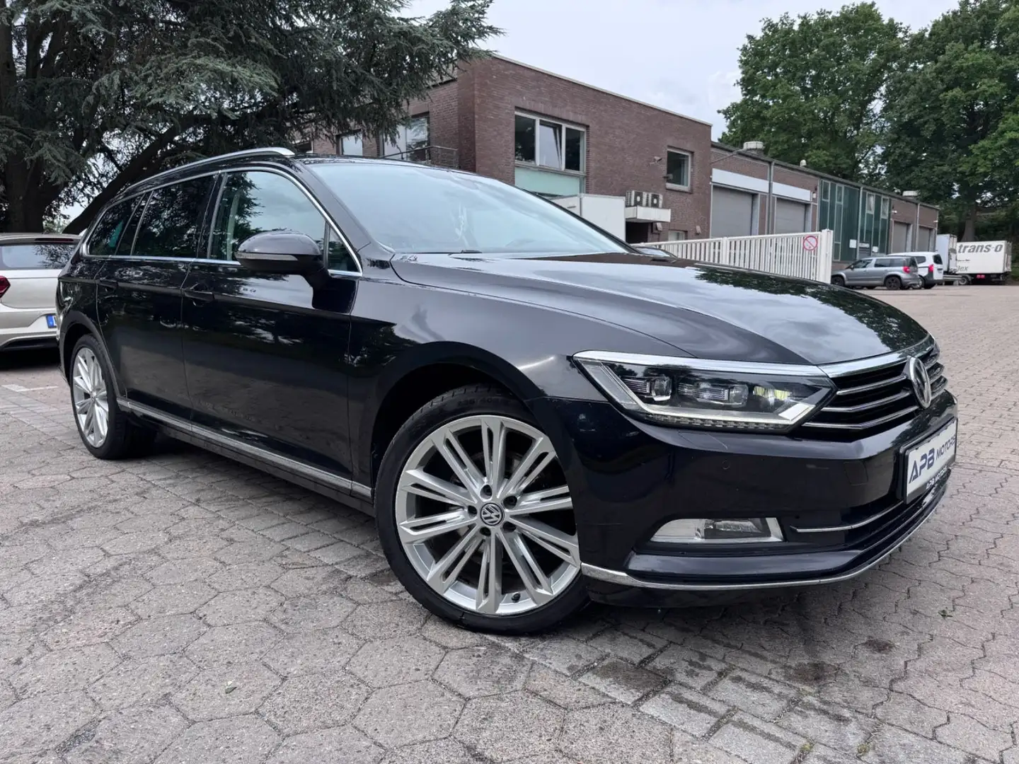Volkswagen Passat Variant PASSAT HIGHLINE ACC LED NAVI PANO MASSAGE ALU Noir - 1