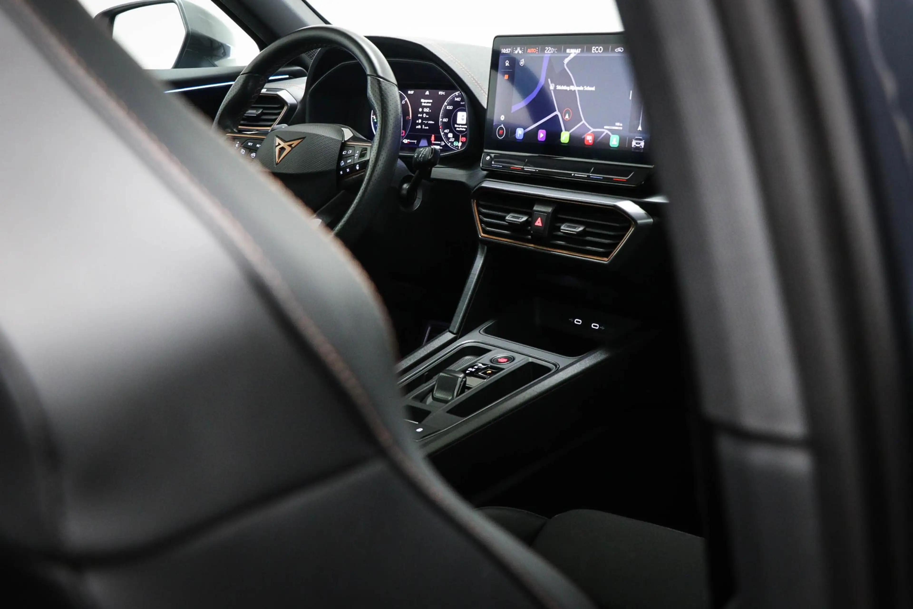 CUPRA Formentor 1.4 e-Hybrid VZ Copper Edition | PANORAMADAK | STU — photo 16