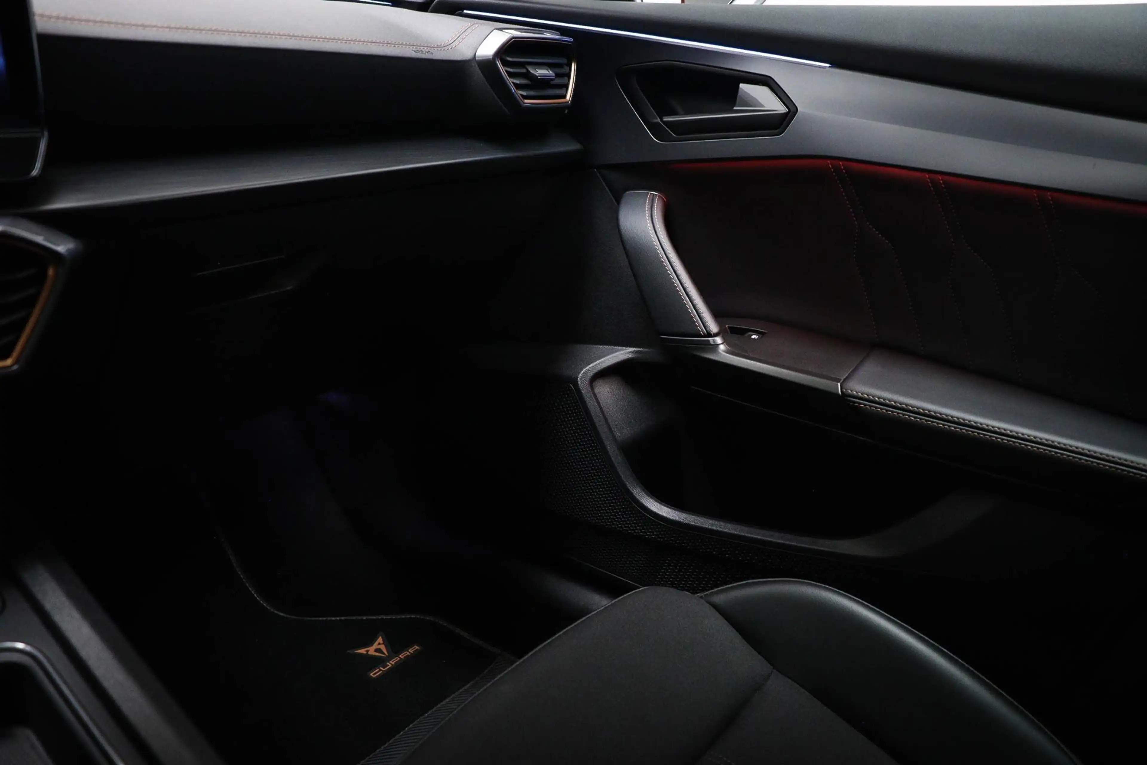 CUPRA Formentor 1.4 e-Hybrid VZ Copper Edition | PANORAMADAK | STU — photo 38