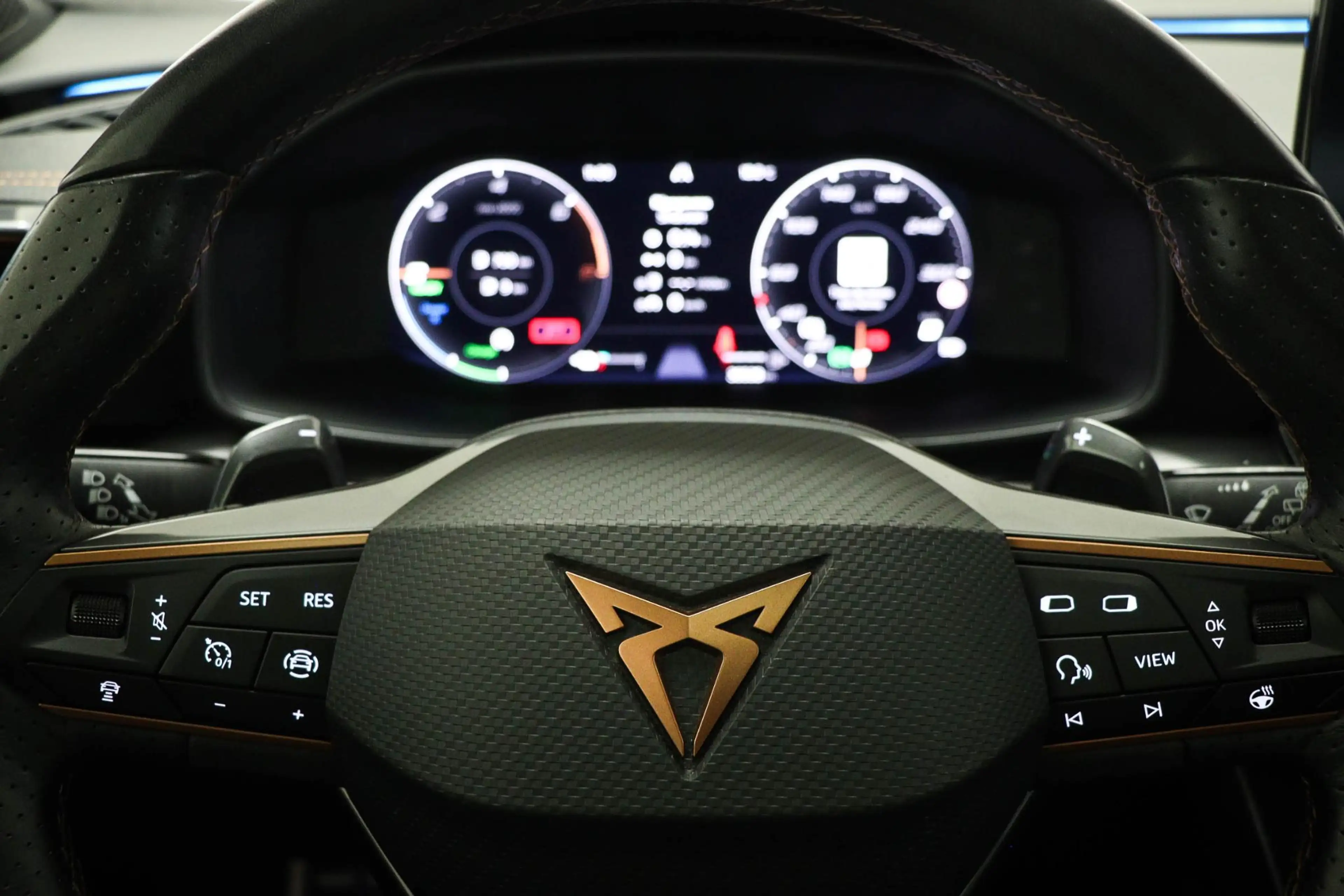 CUPRA Formentor 1.4 e-Hybrid VZ Copper Edition | PANORAMADAK | STU — photo 36