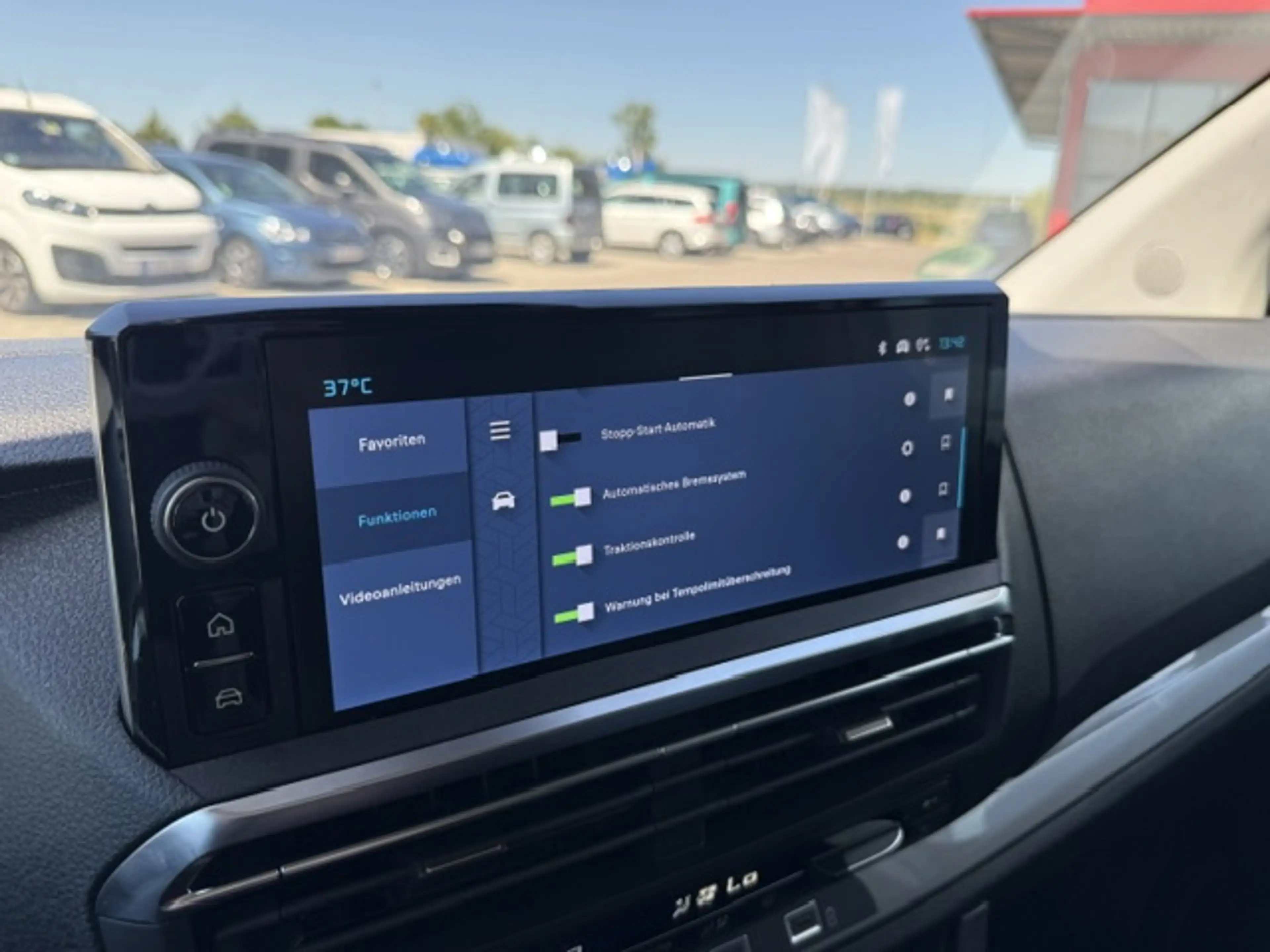 Citroen Spacetourer Blue HDI 180 EAT8 Plus Automatik — photo 15