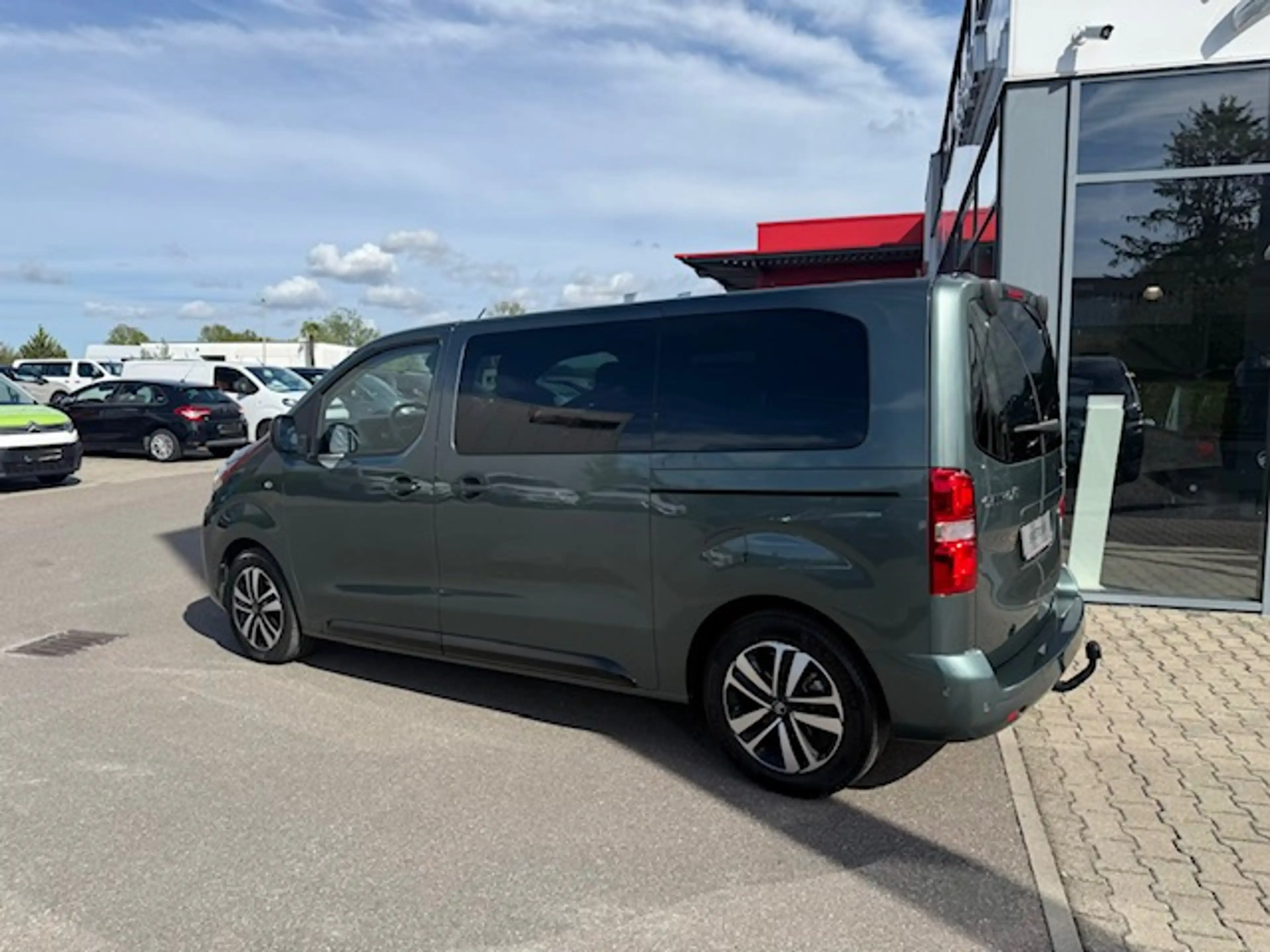 Citroen Spacetourer Blue HDI 180 EAT8 Plus Automatik — photo 3