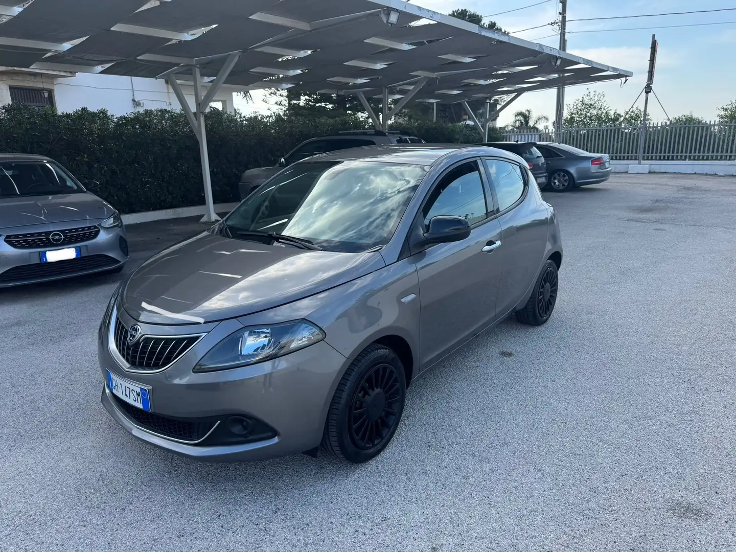 Lancia Ypsilon Ypsilon+III+2022+1.0+firefly+hybrid+Silver+s - 1