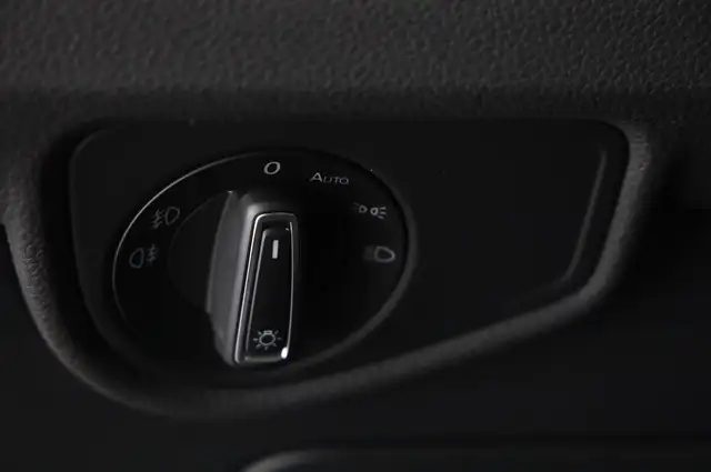 Volkswagen Touran view 10