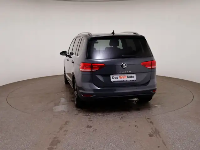 Volkswagen Touran view 5