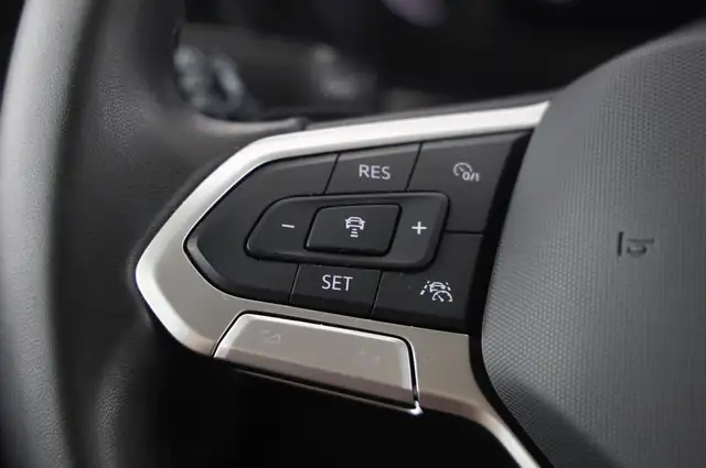 Volkswagen Touran view 12
