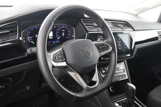 Volkswagen Touran view 11
