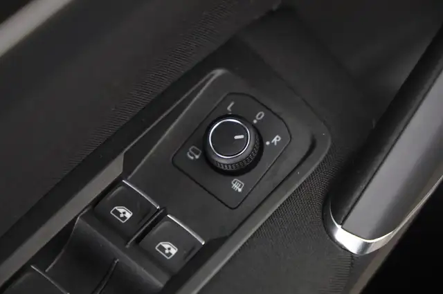 Volkswagen Touran view 9