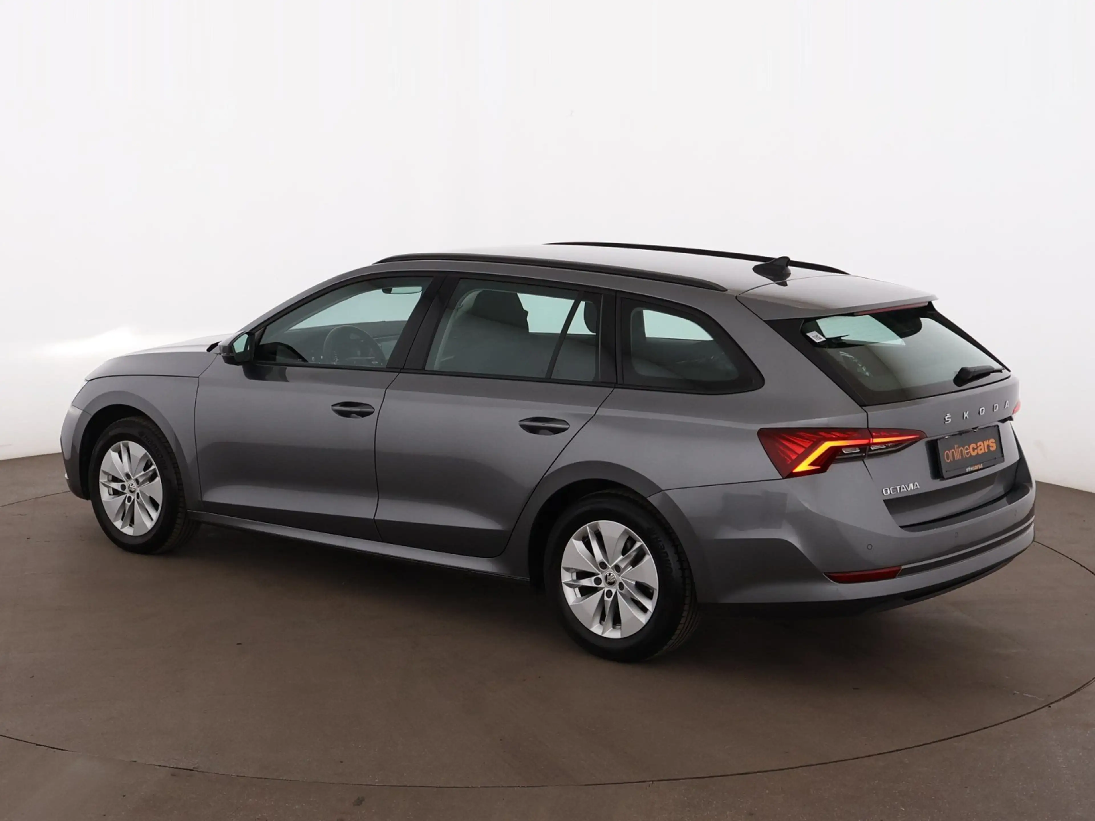 Skoda Octavia Combi 2.0 TDI Ambition LED RADAR NAVI PDC — photo 6