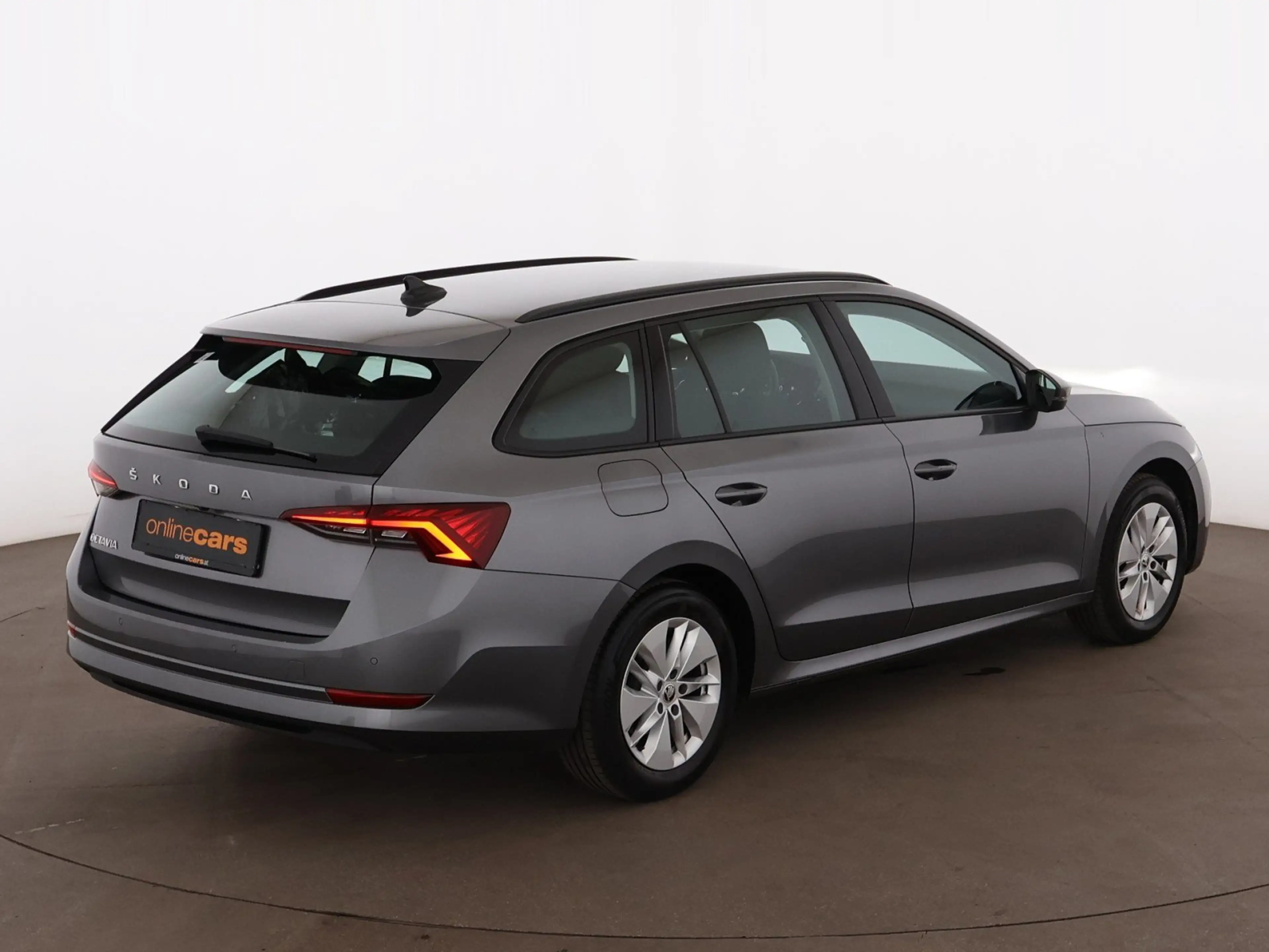 Skoda Octavia Combi 2.0 TDI Ambition LED RADAR NAVI PDC — photo 8