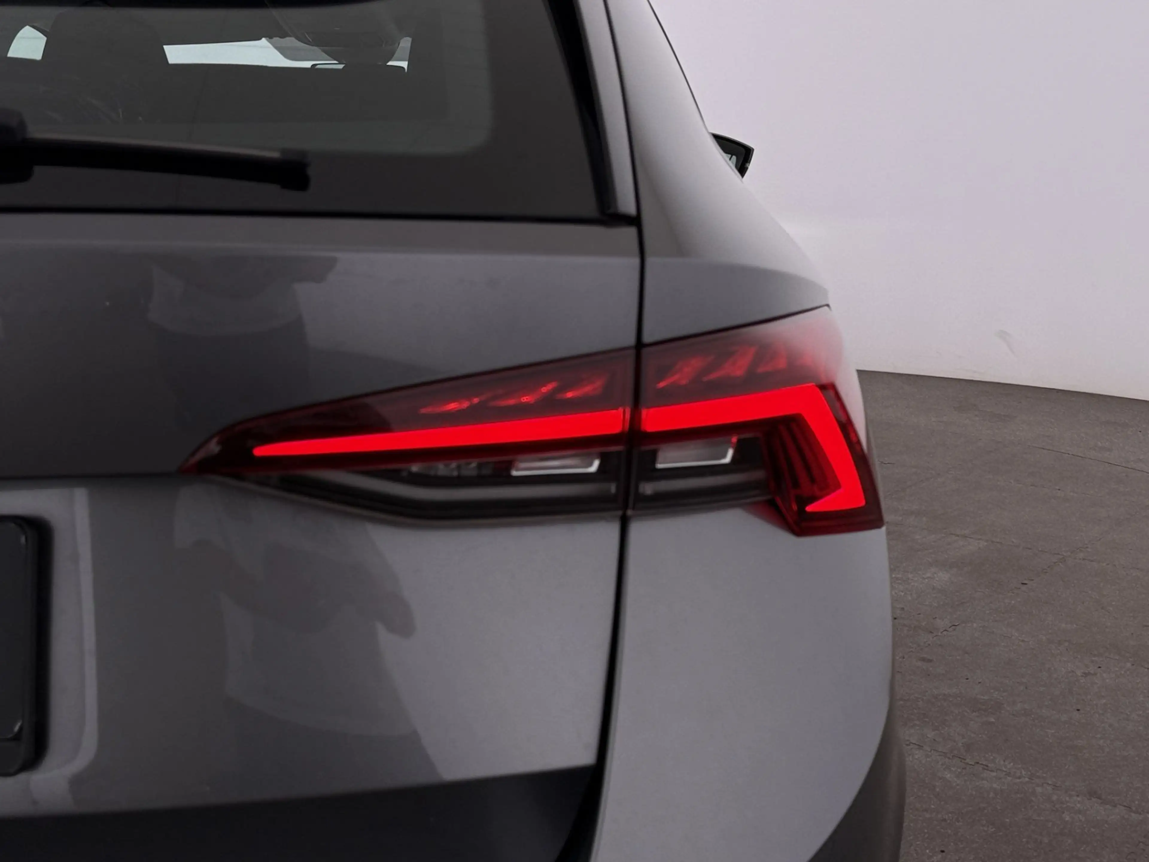 Skoda Octavia Combi 2.0 TDI Ambition LED RADAR NAVI PDC — photo 11