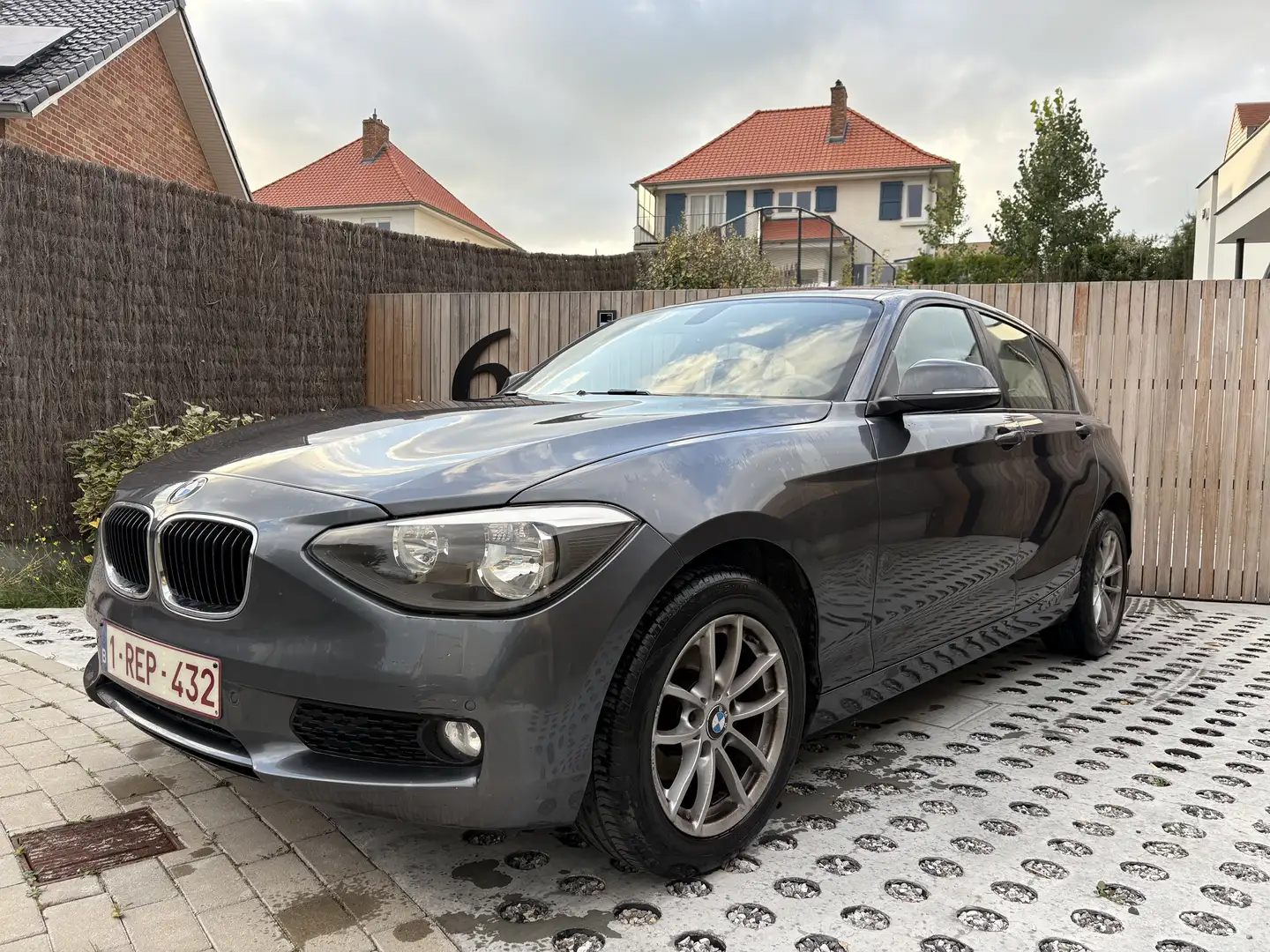 BMW 114 114d Sport Line weinig kms - rookvrij Gris - 1