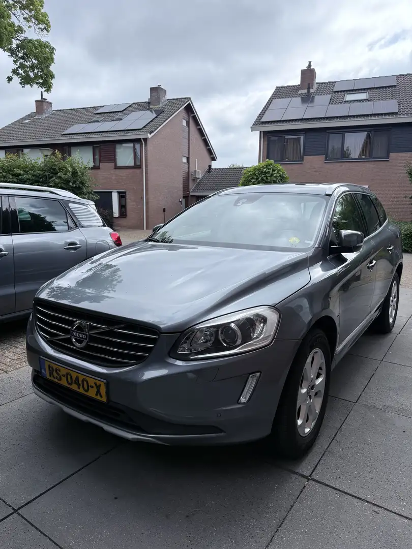 Volvo XC60 2.0 D4 Geartronic 2016 Grey - 1