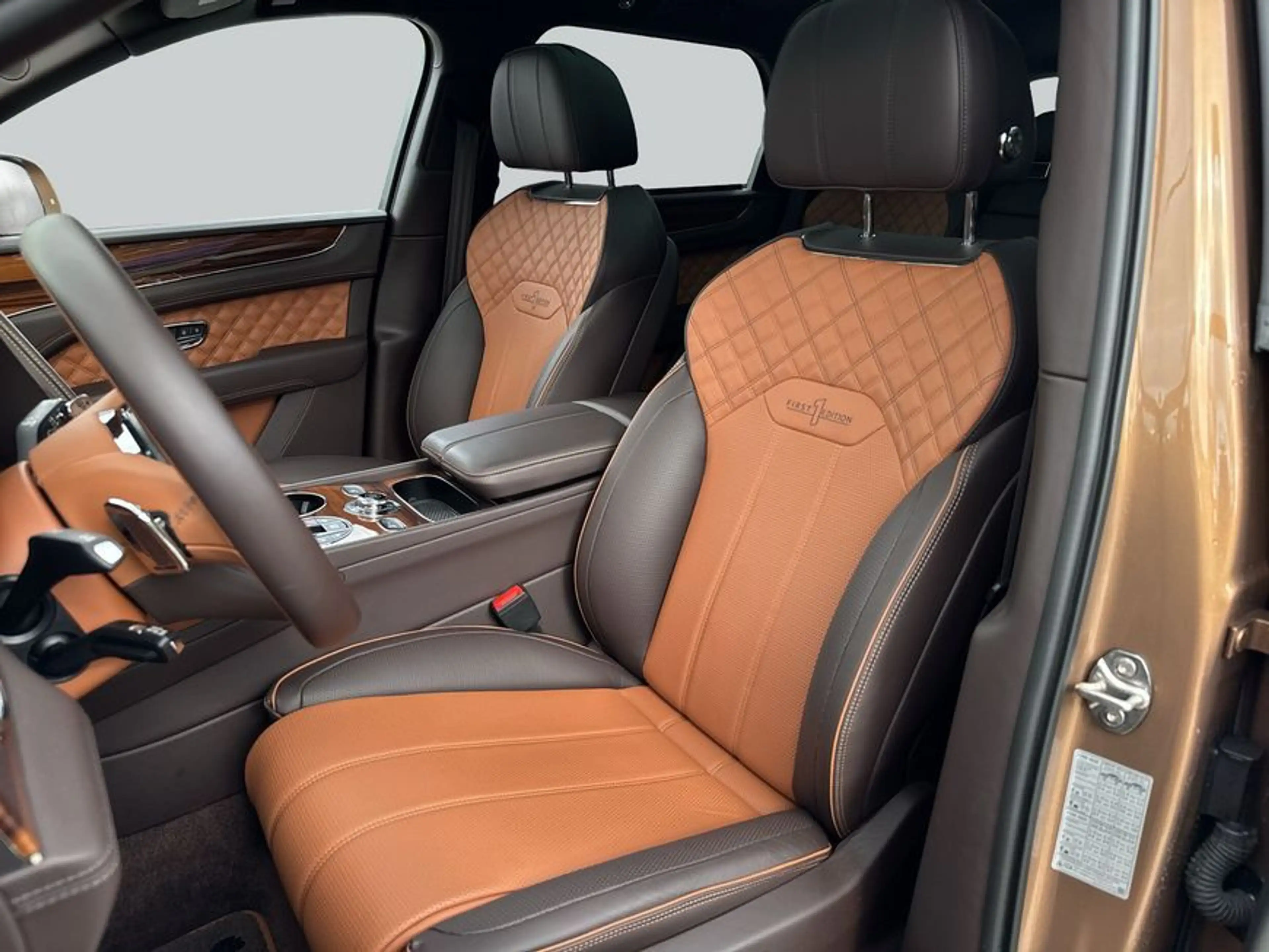 Bentley Bentayga New Bentayga V8 First Edition — photo 13
