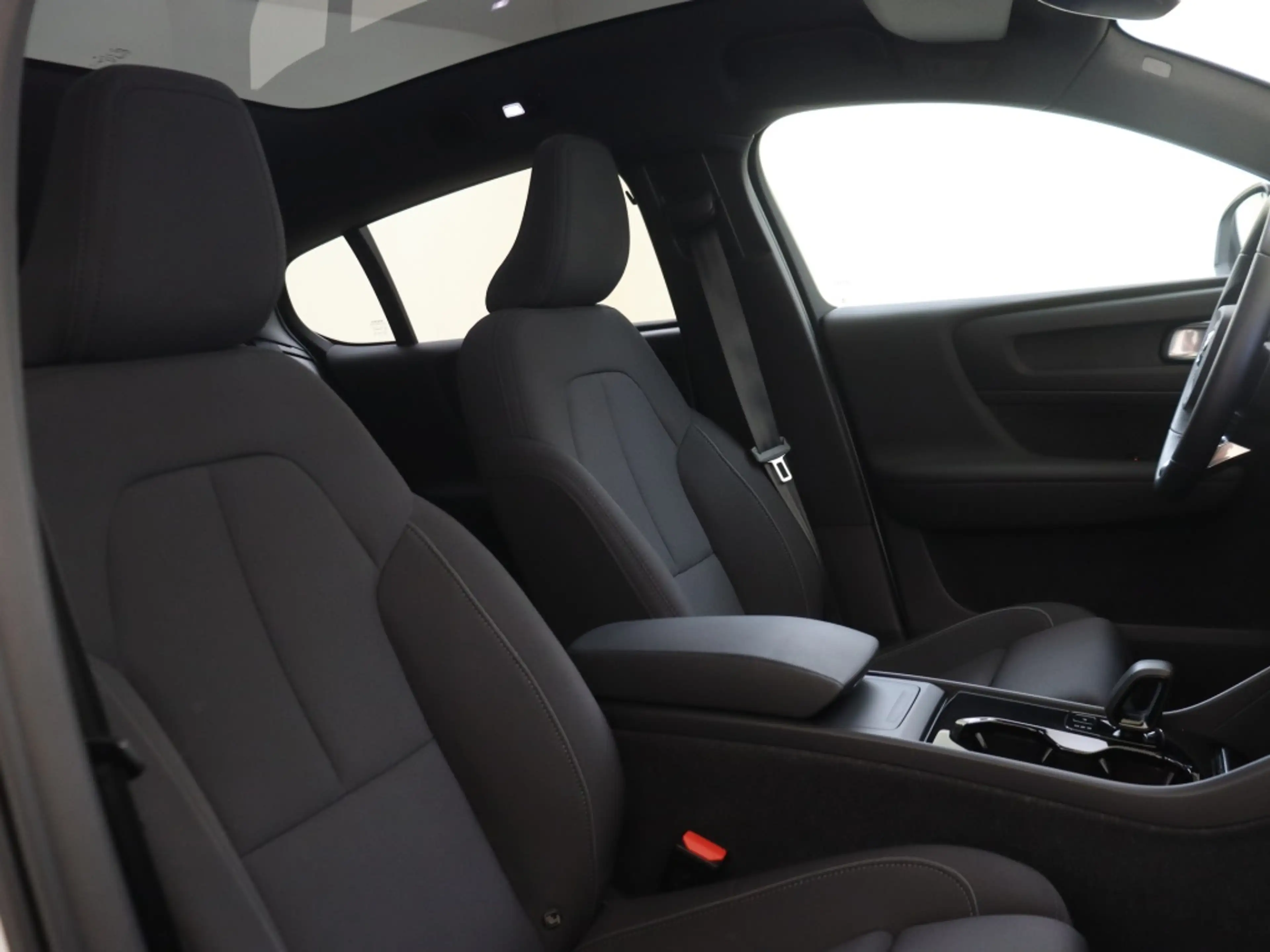 Volvo C40 Recharge Core 69kWh | Stoel-/Stuurverwarming | All — photo 14