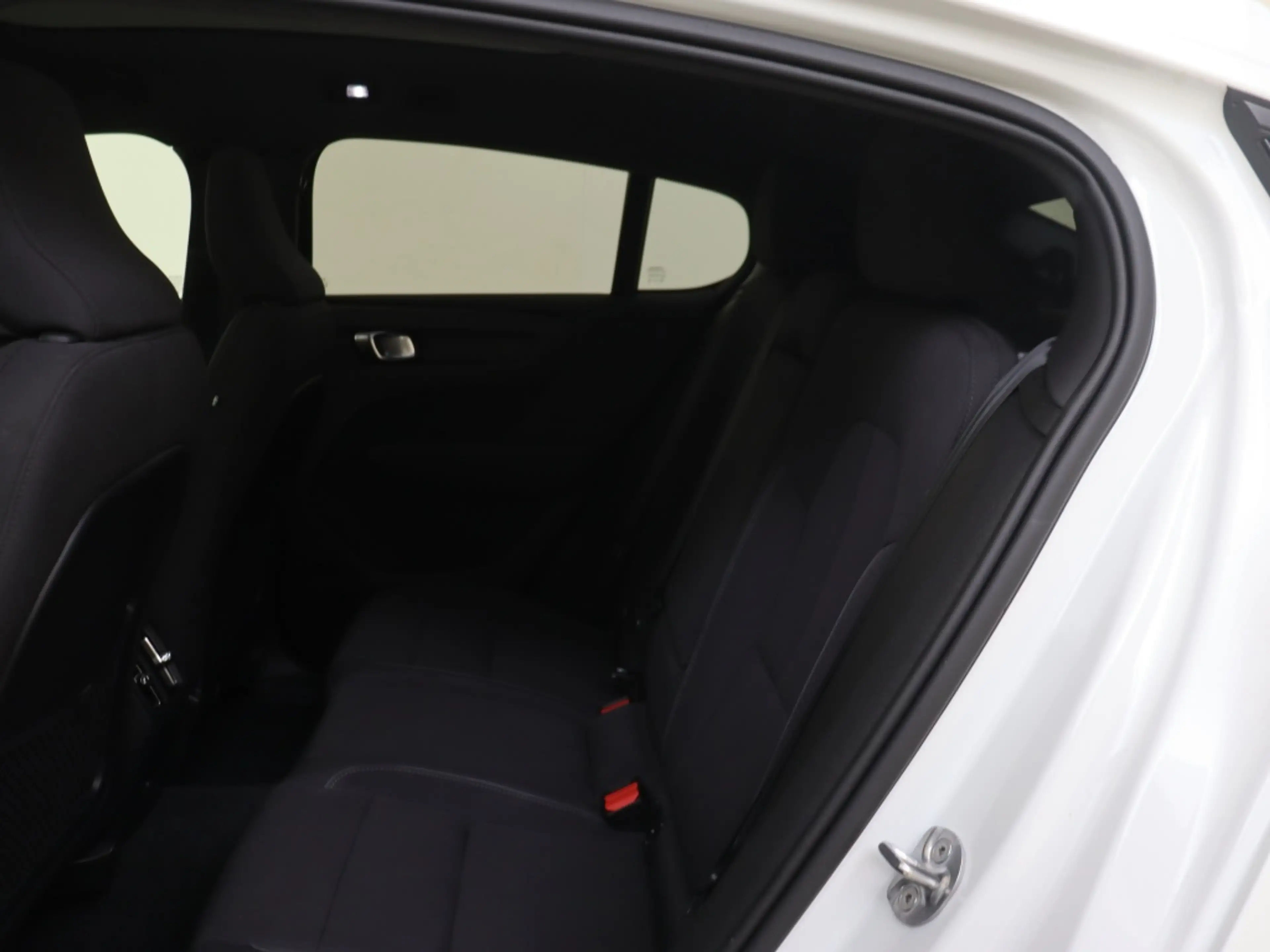 Volvo C40 Recharge Core 69kWh | Stoel-/Stuurverwarming | All — photo 9