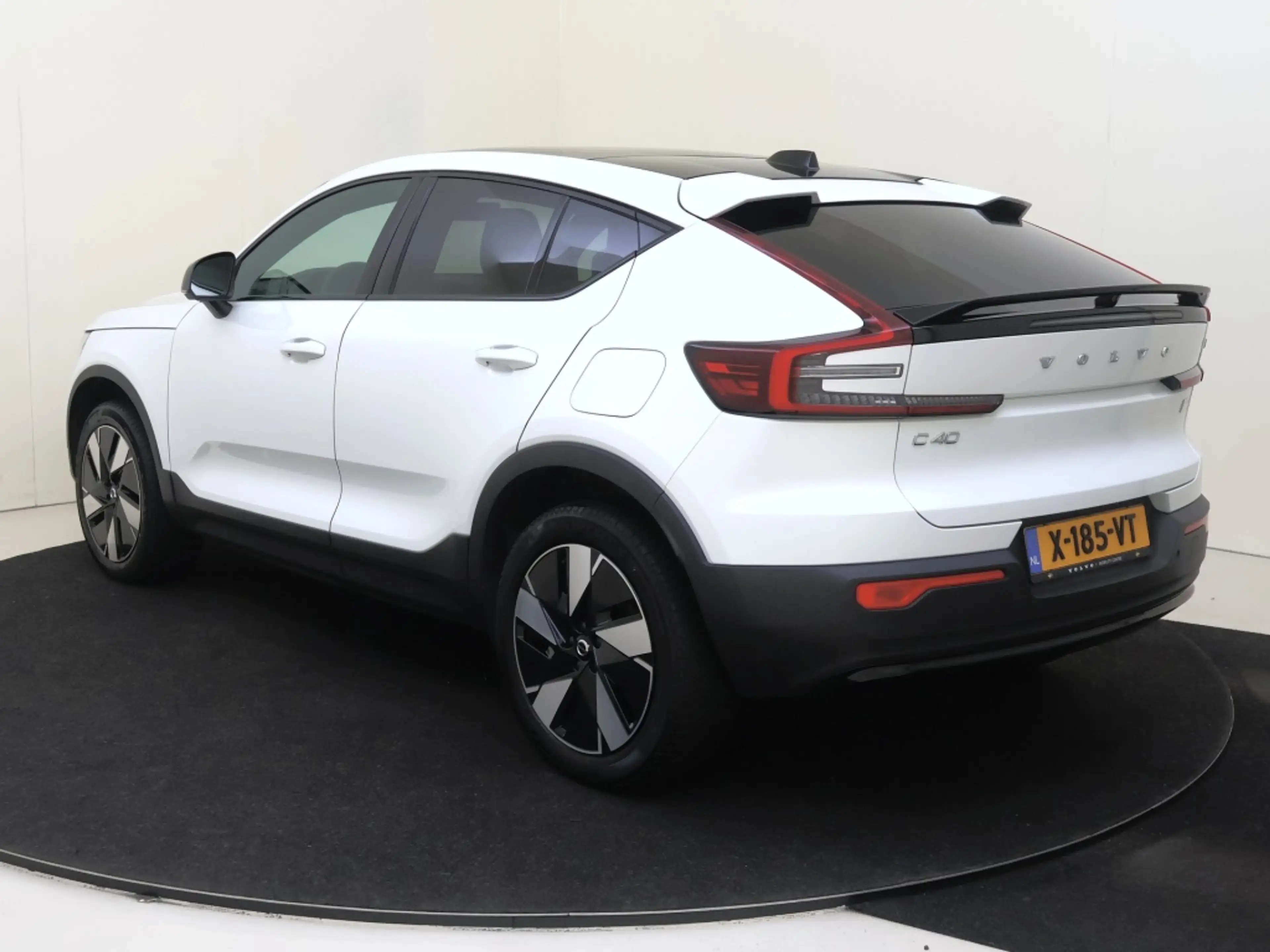 Volvo C40 Recharge Core 69kWh | Stoel-/Stuurverwarming | All — photo 4