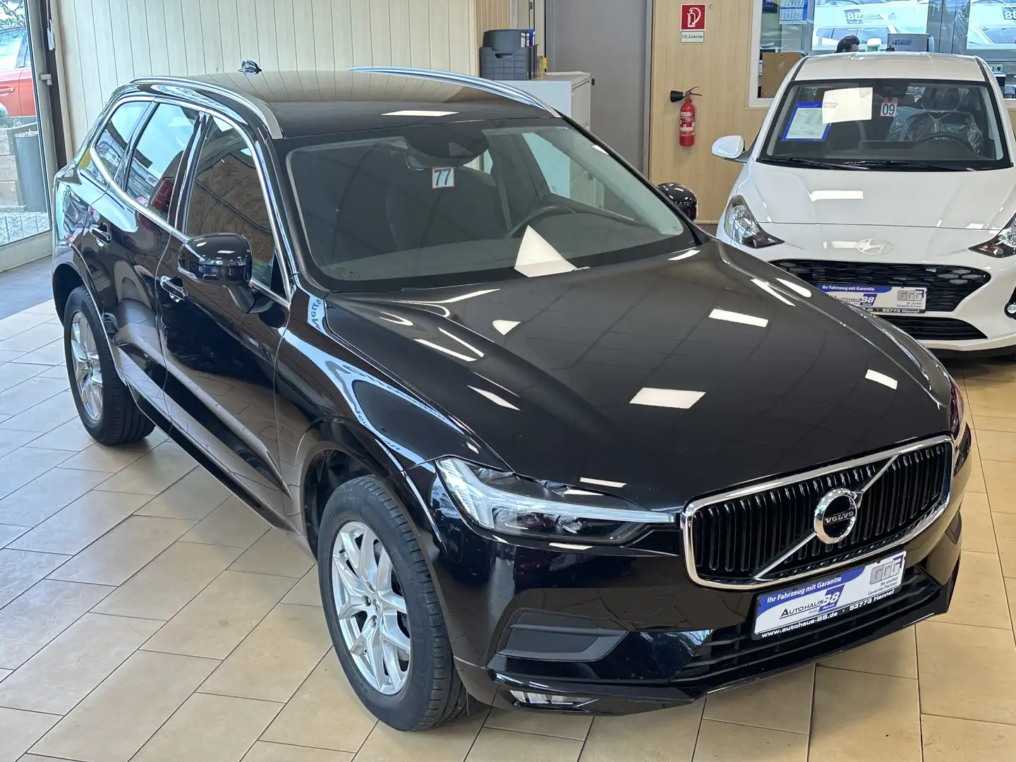 Volvo XC60 Momentum*ACC*AHK*CarPlay*Ambiente*DAB*PDC Noir - 1