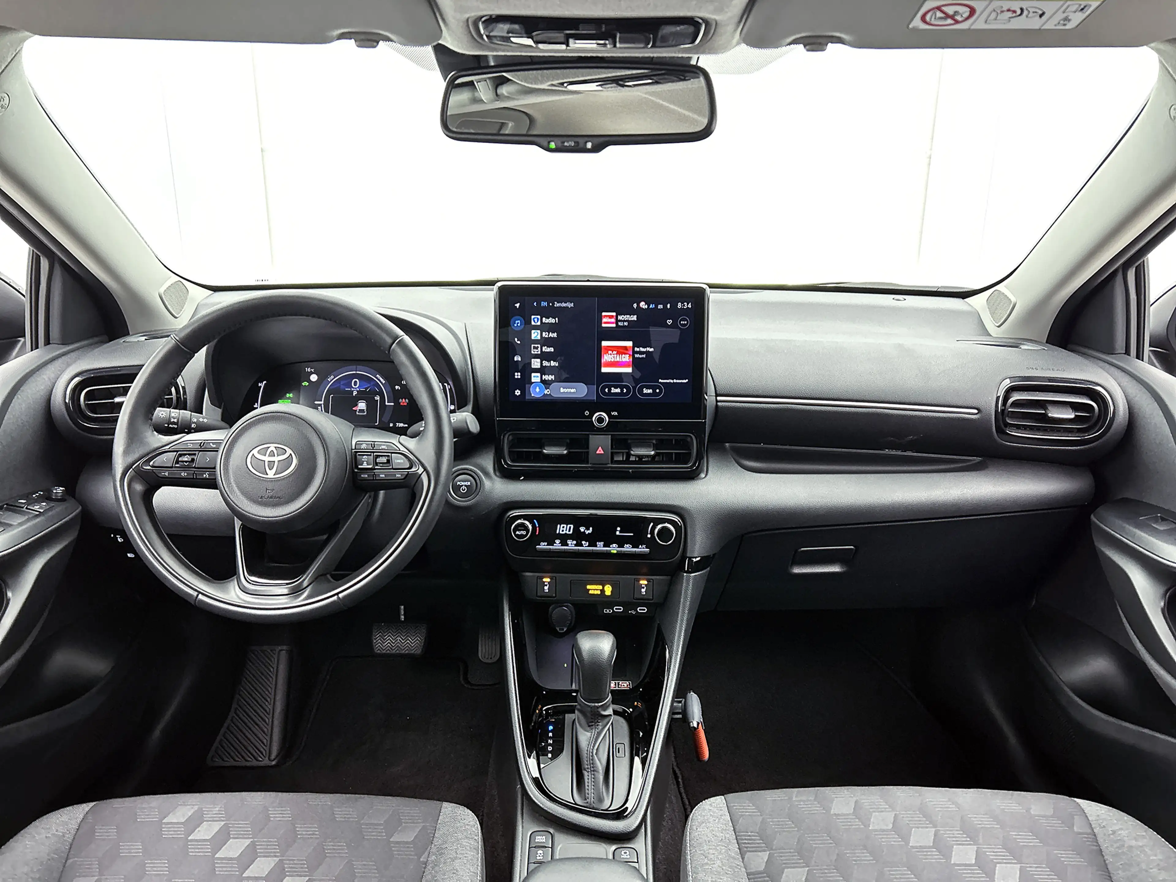 Toyota Yaris 1.5 Hybrid 115 Dynamic | Parkeersensoren V+A | Stu — photo 4