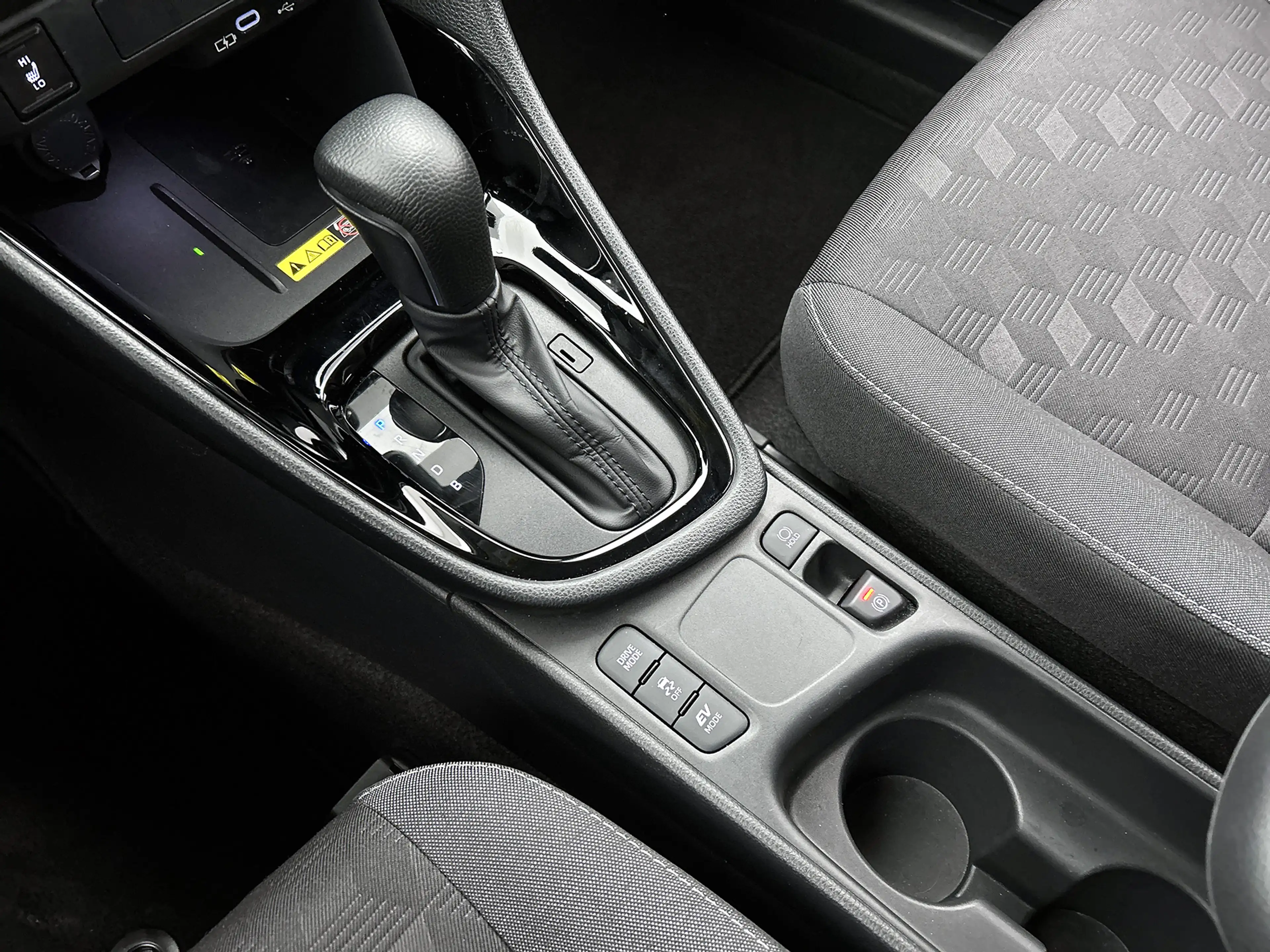Toyota Yaris 1.5 Hybrid 115 Dynamic | Parkeersensoren V+A | Stu — photo 10