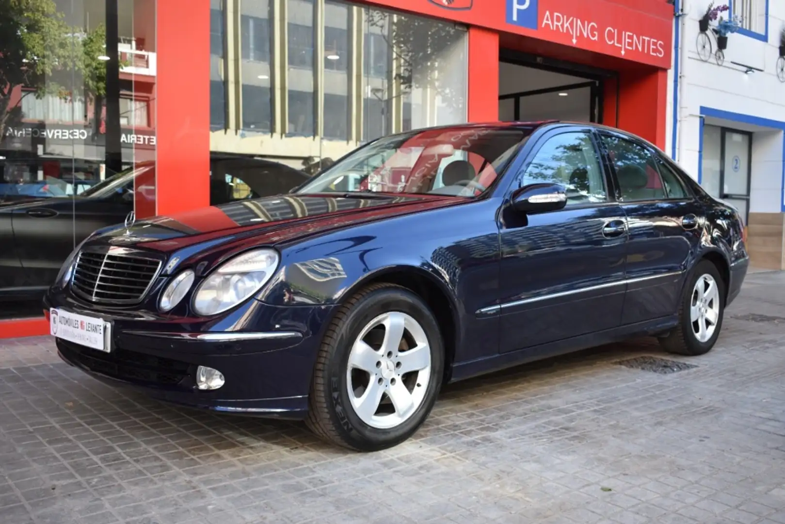 Mercedes-Benz MERCEDES-BENZ Clase E Berlina  Automático de 4 Pu Bleu - 1