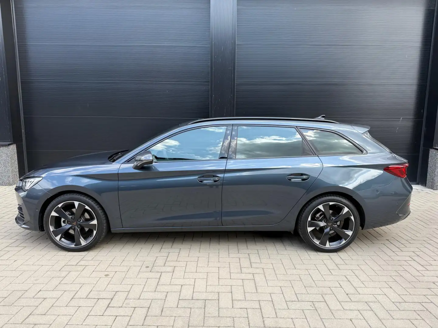 CUPRA Leon Sportstourer 1.5 eTSI performance Edition Plus hyb Grijs - 2