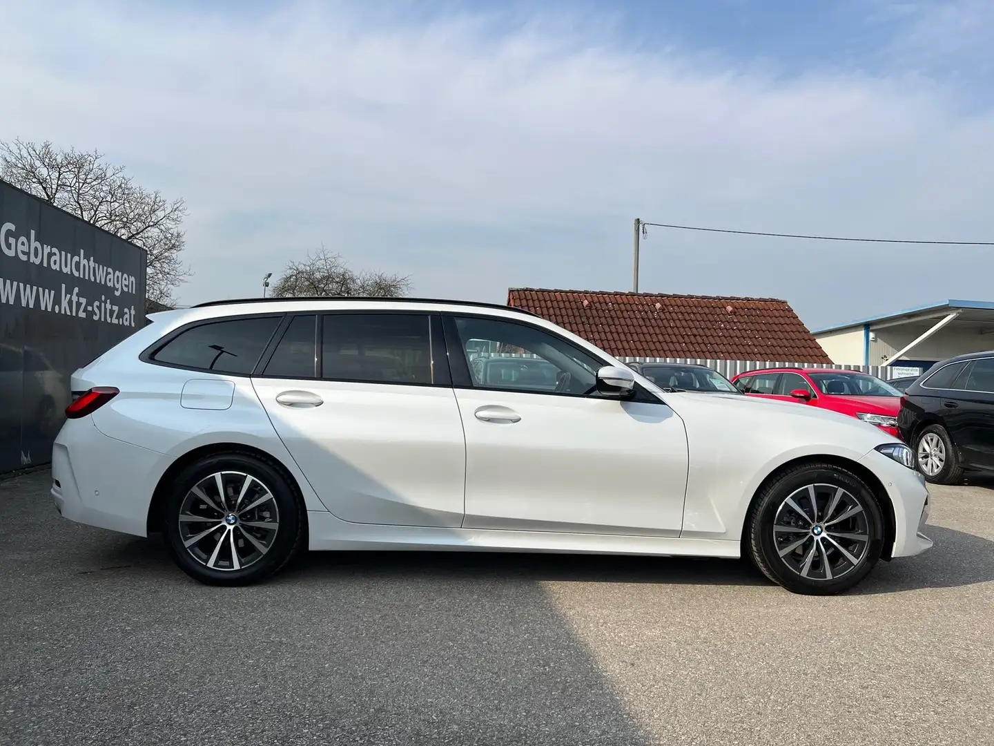 BMW 318 318i Touring Aut.| NP € 58.900 Weiß - 2