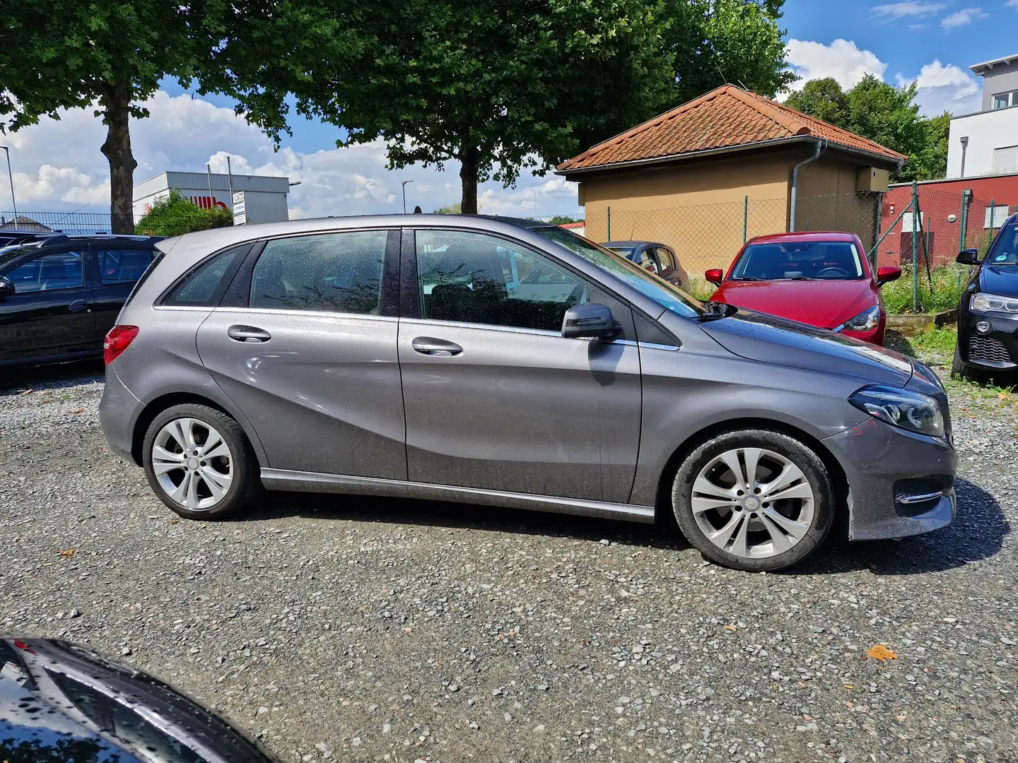 Mercedes-Benz B 200 (CDI) d 7G-DCT Style siva - 1