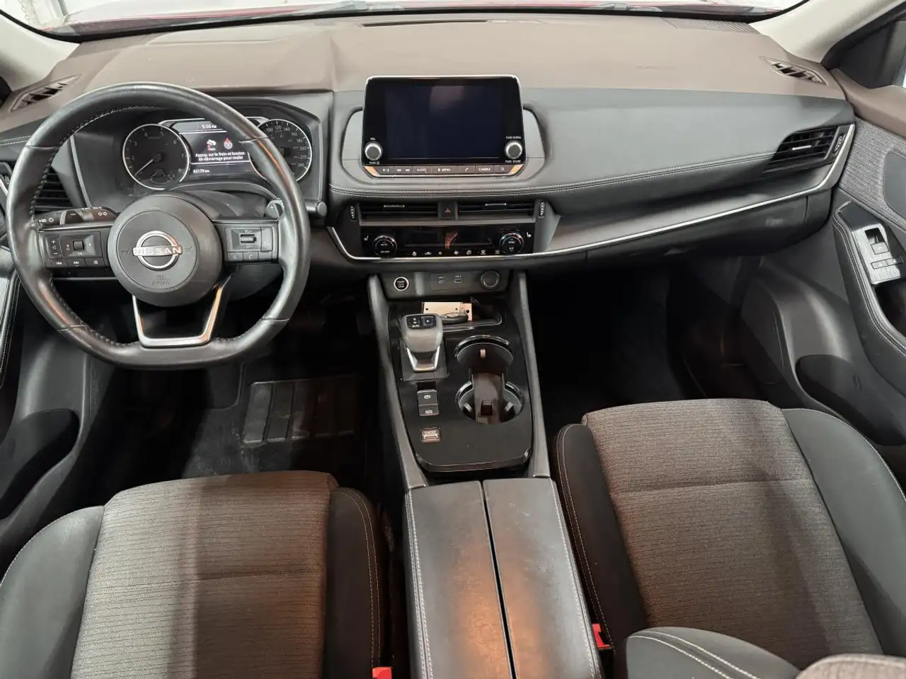 Nissan Rogue снимка Nissan Rogue