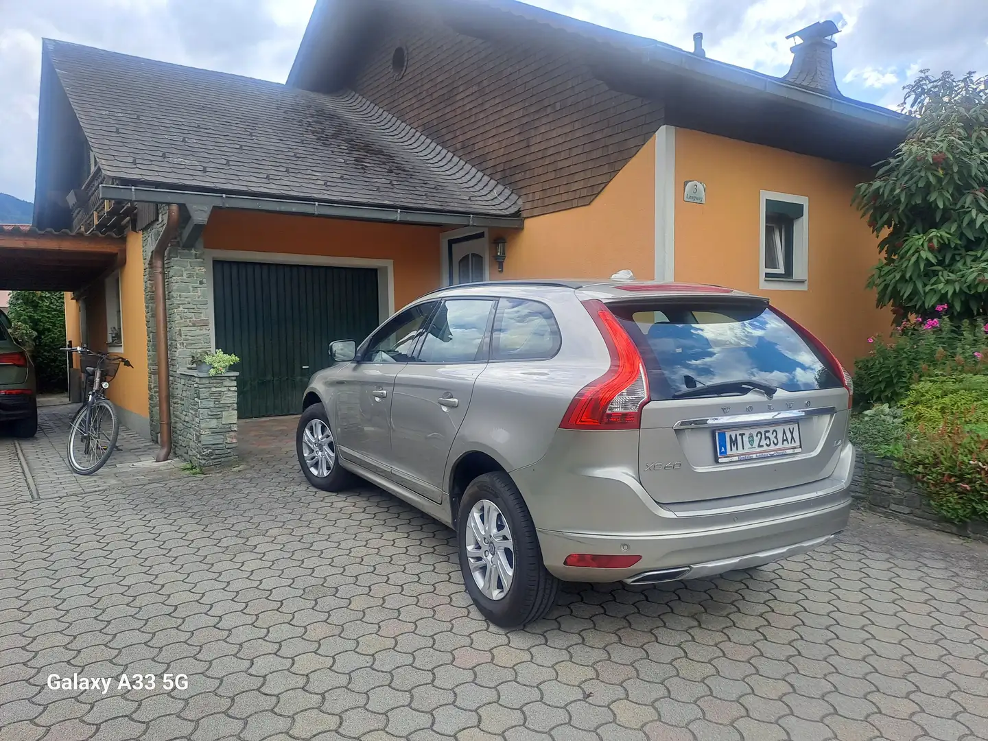 Volvo XC60 XC60 D5 AWD Basis Basis Grau - 2