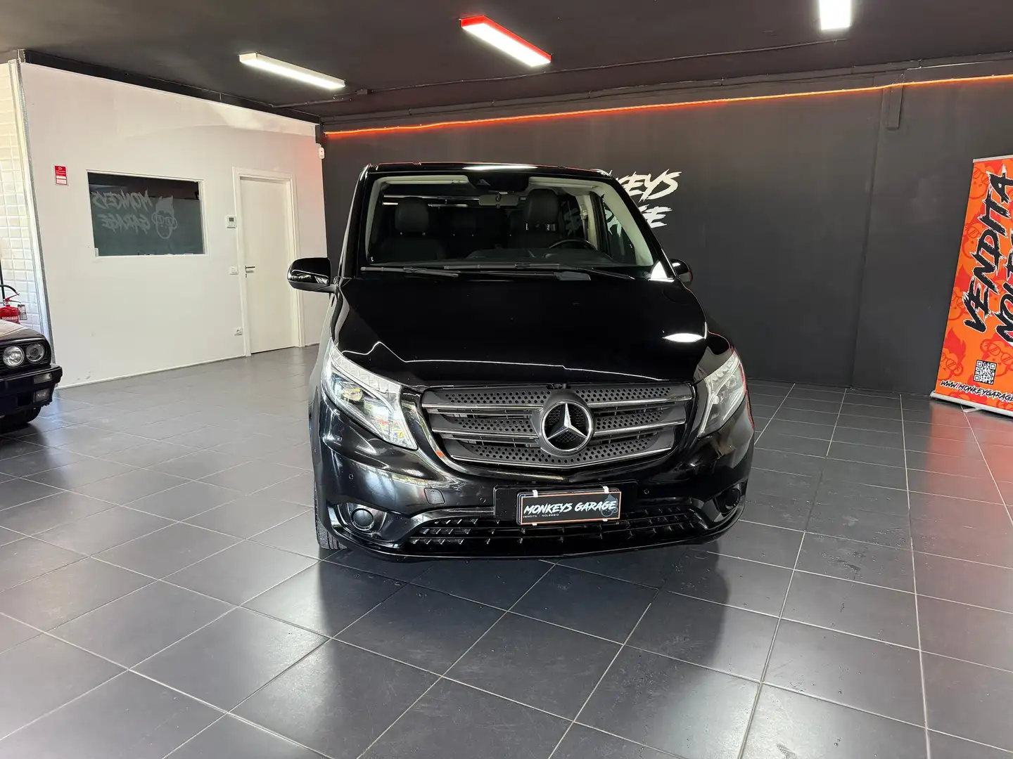 Mercedes-Benz Vito 2.2 - 5 posti Automanico - Autocarro Noir - 2